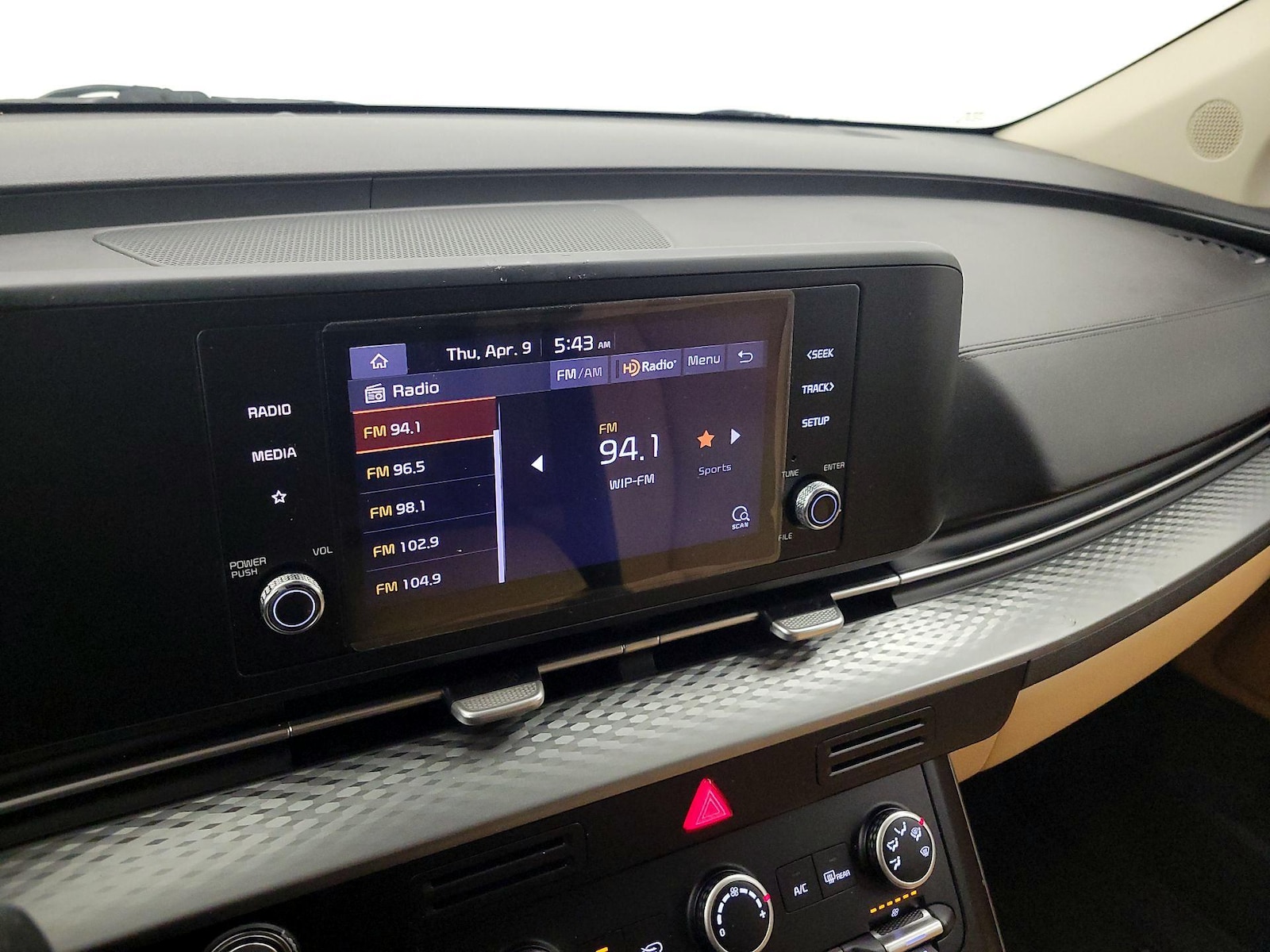 2022 Kia Carnival LX Seat Pkg - Photo 16