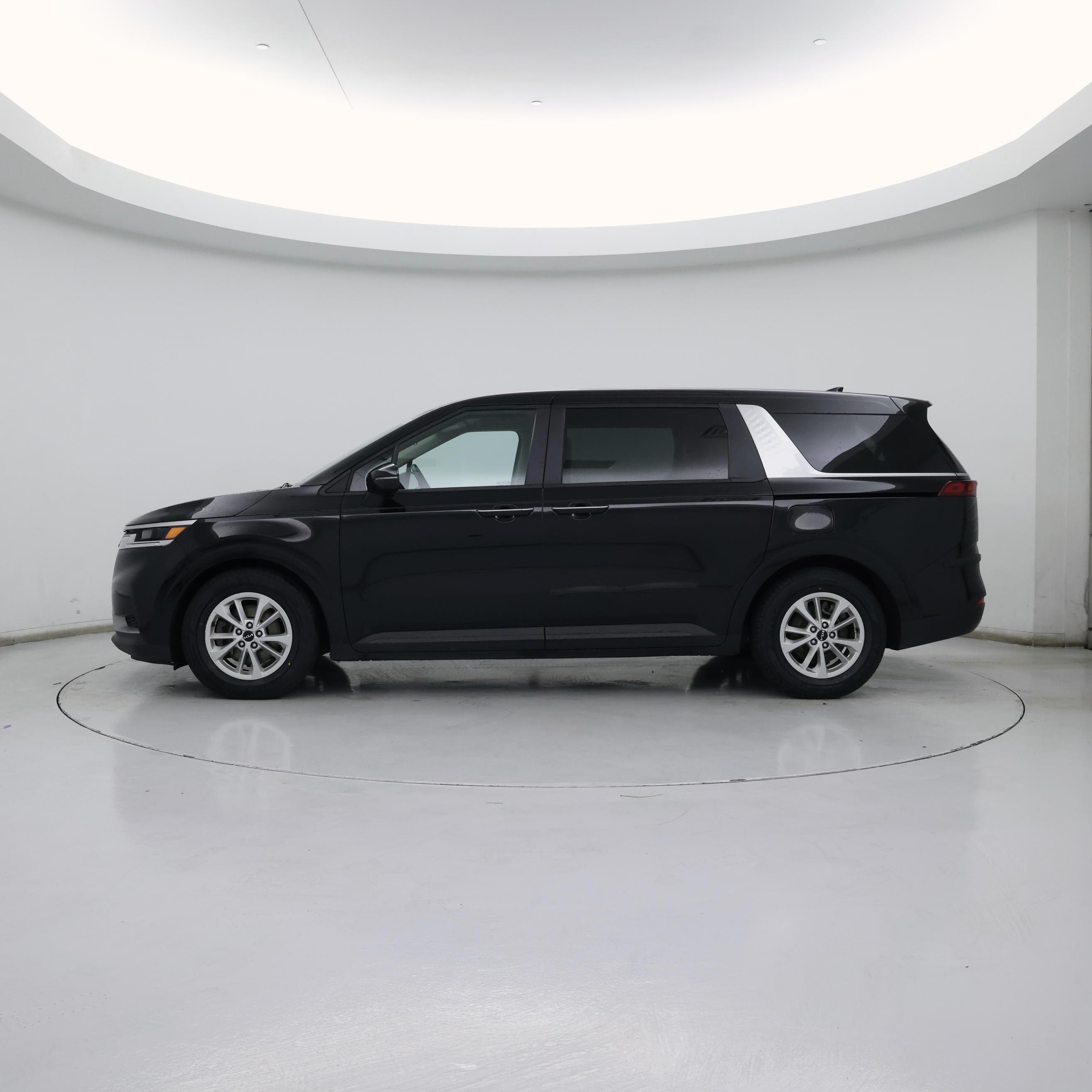 Thumbnail: 2022 Kia Carnival - 3