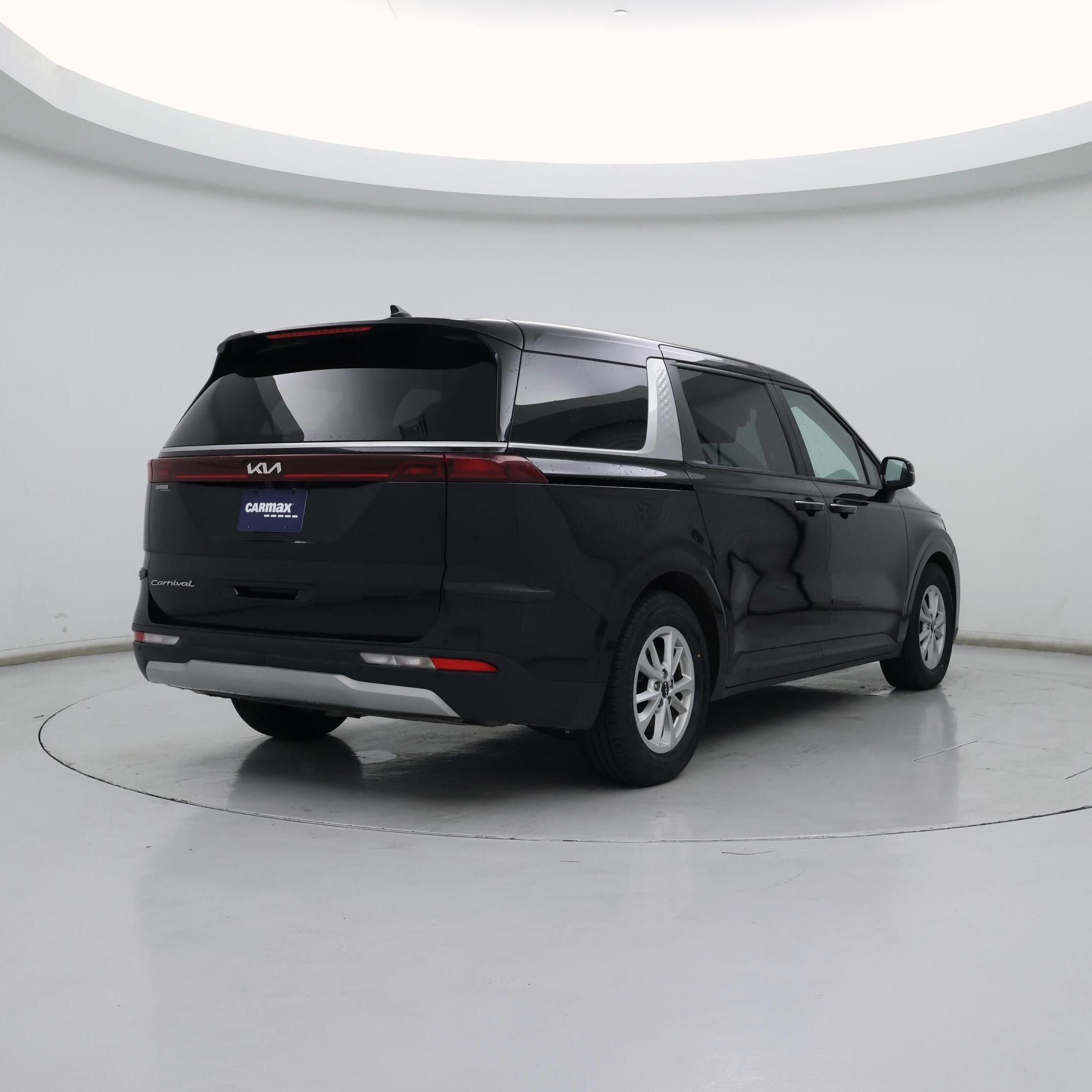 Thumbnail: 2022 Kia Carnival - 8