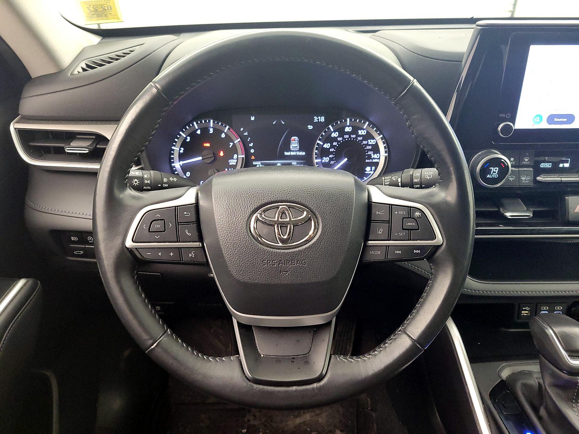 Thumbnail: 2023 Toyota Highlander - 10