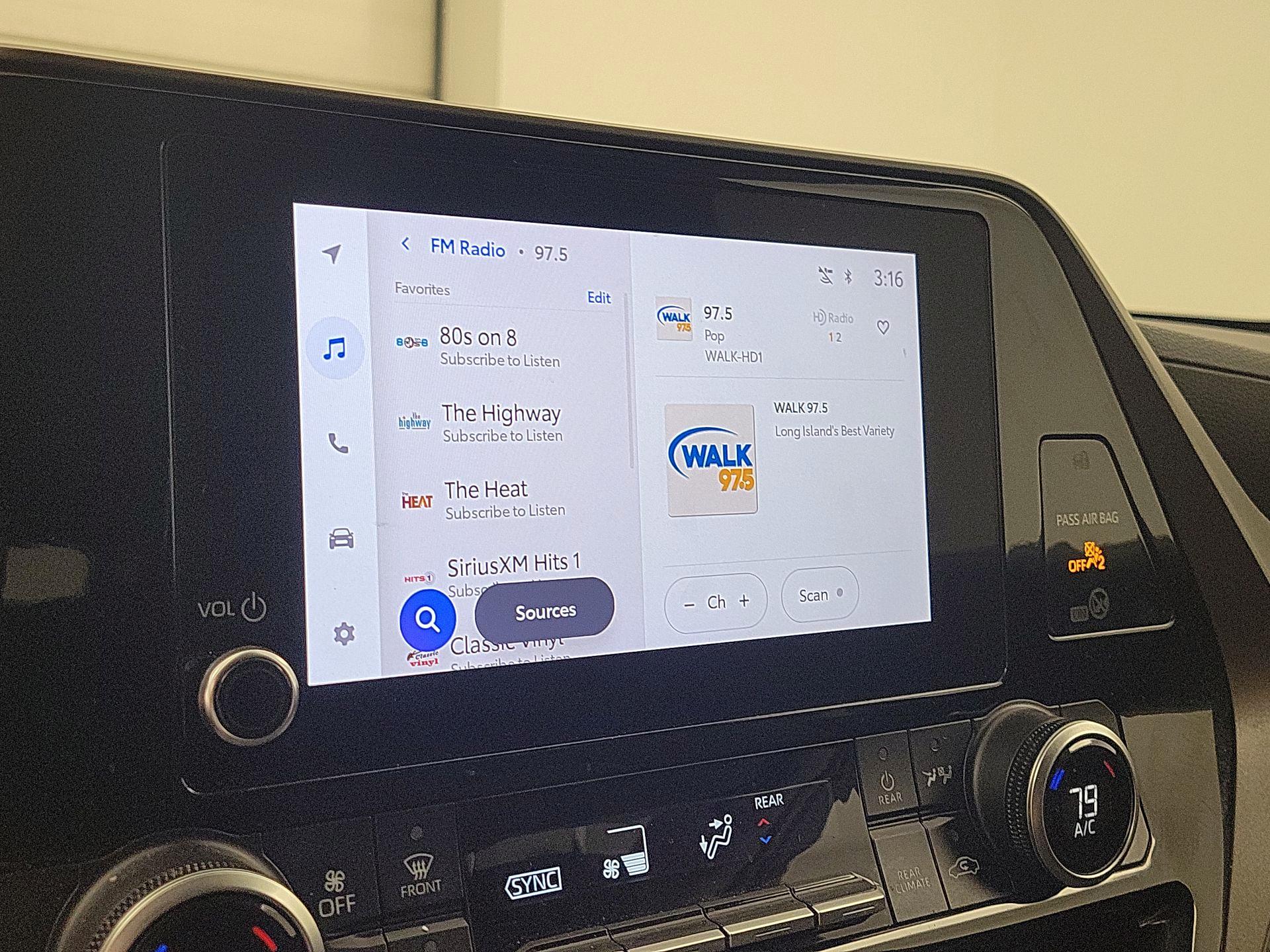 Thumbnail: 2023 Toyota Highlander - 15