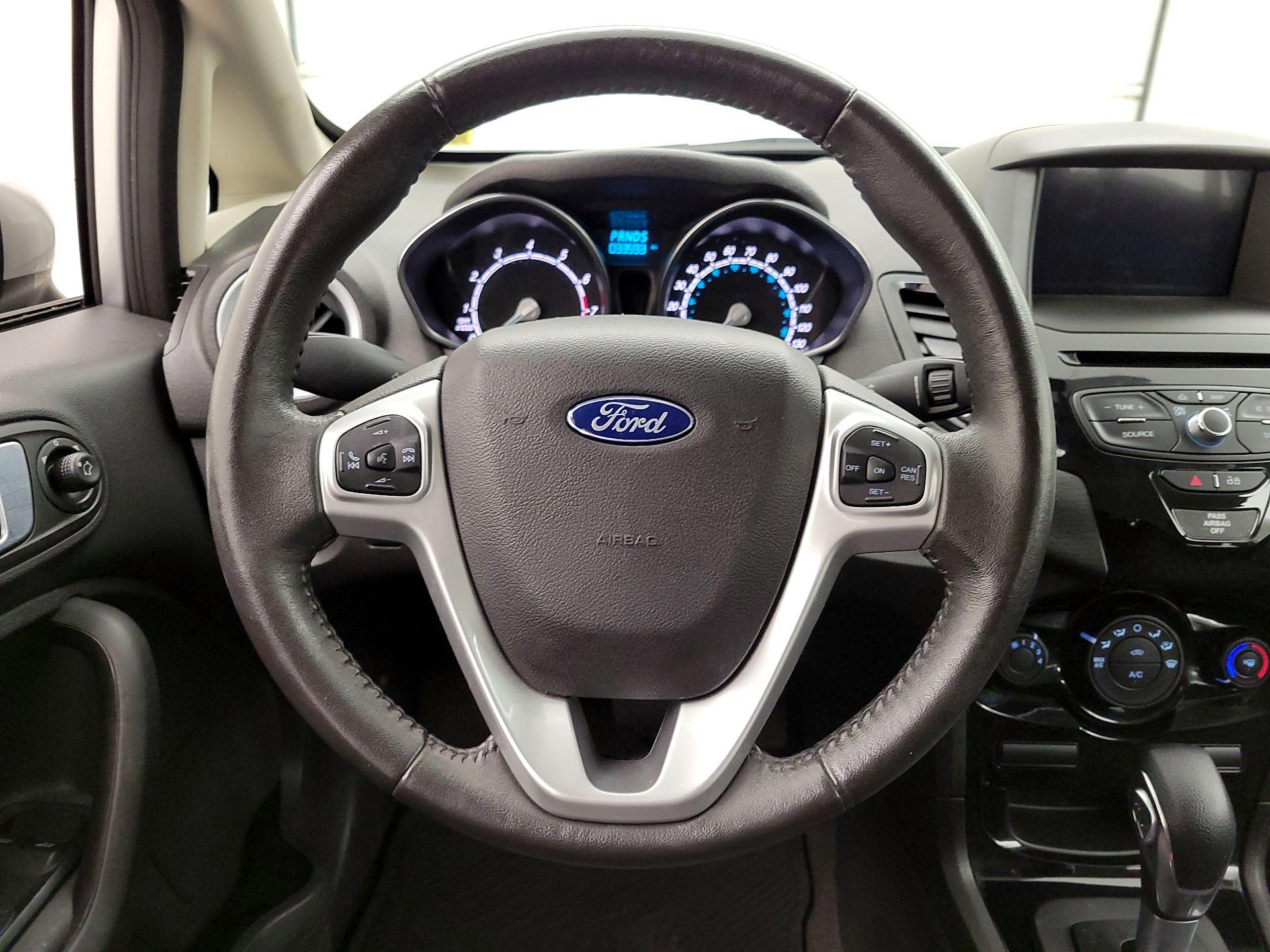 Thumbnail: 2016 Ford Fiesta - 10