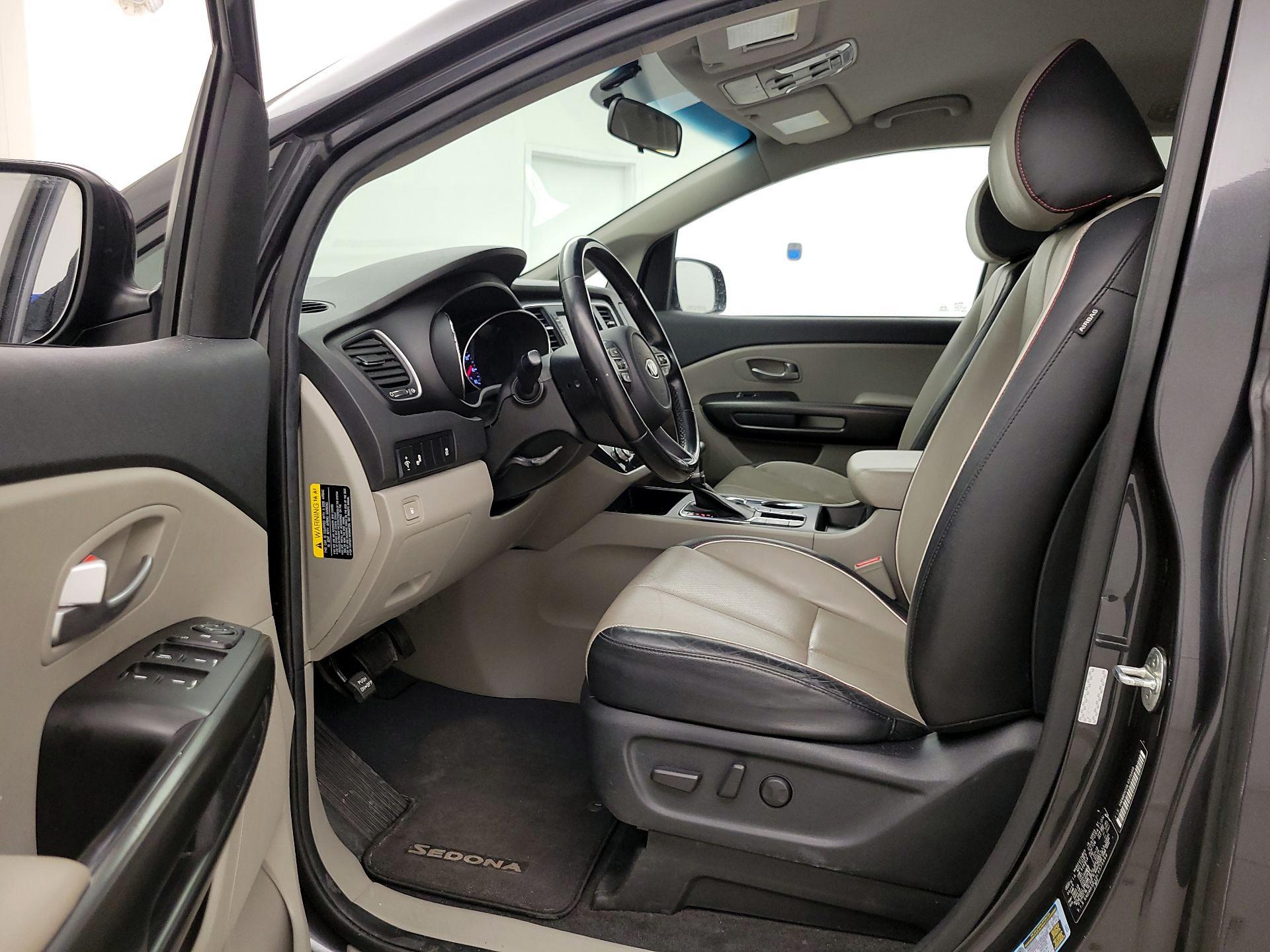 Thumbnail: 2020 Kia Sedona - 11