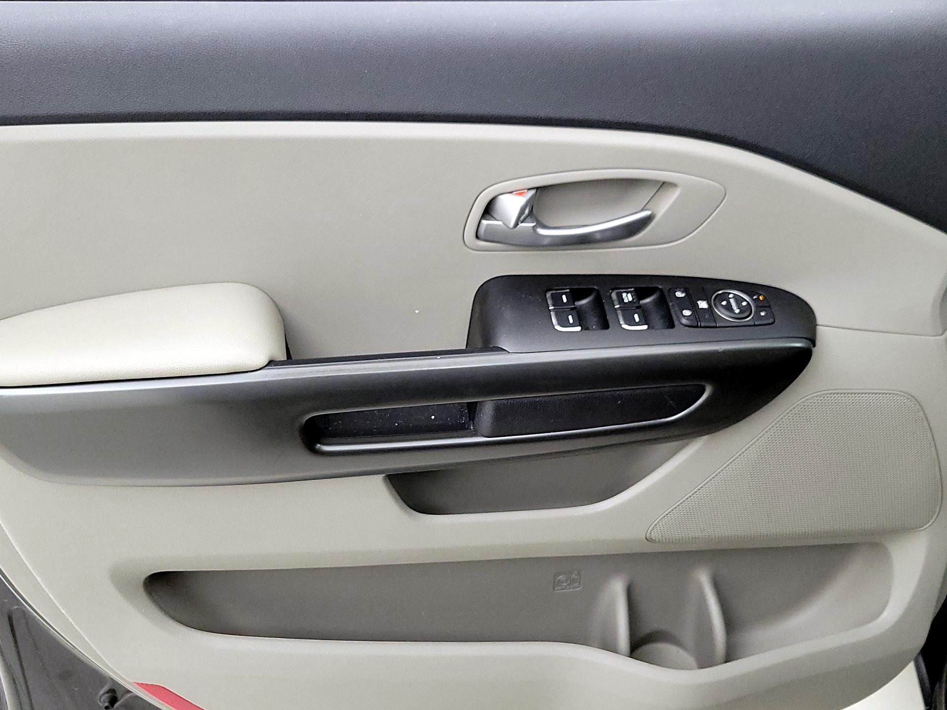 Thumbnail: 2020 Kia Sedona - 12