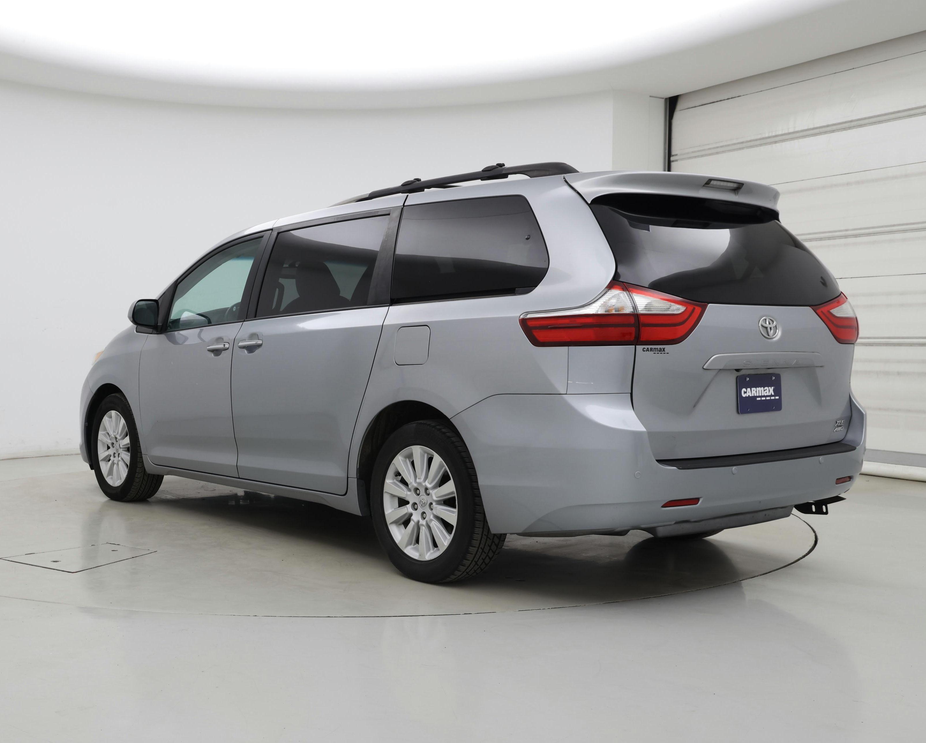 Thumbnail: 2015 Toyota Sienna - 2