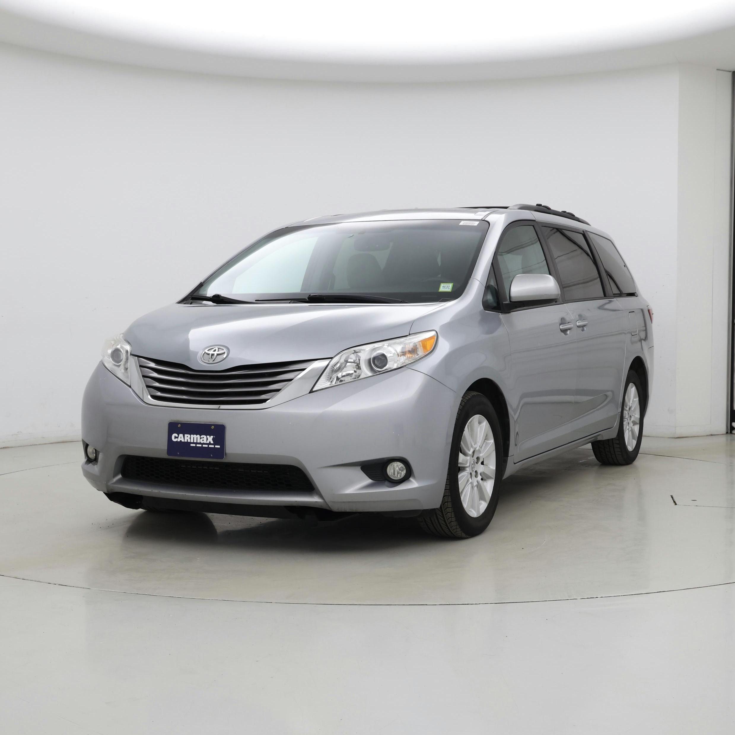 Thumbnail: 2015 Toyota Sienna - 4