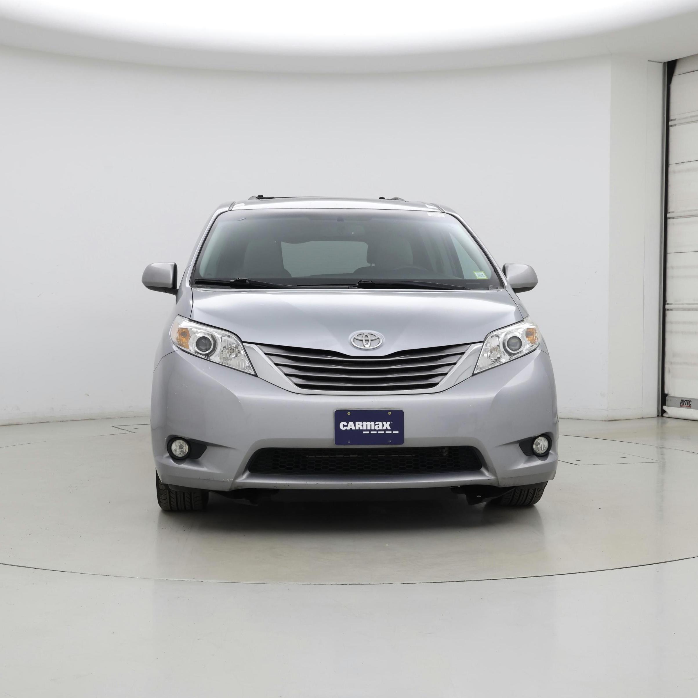 Thumbnail: 2015 Toyota Sienna - 5