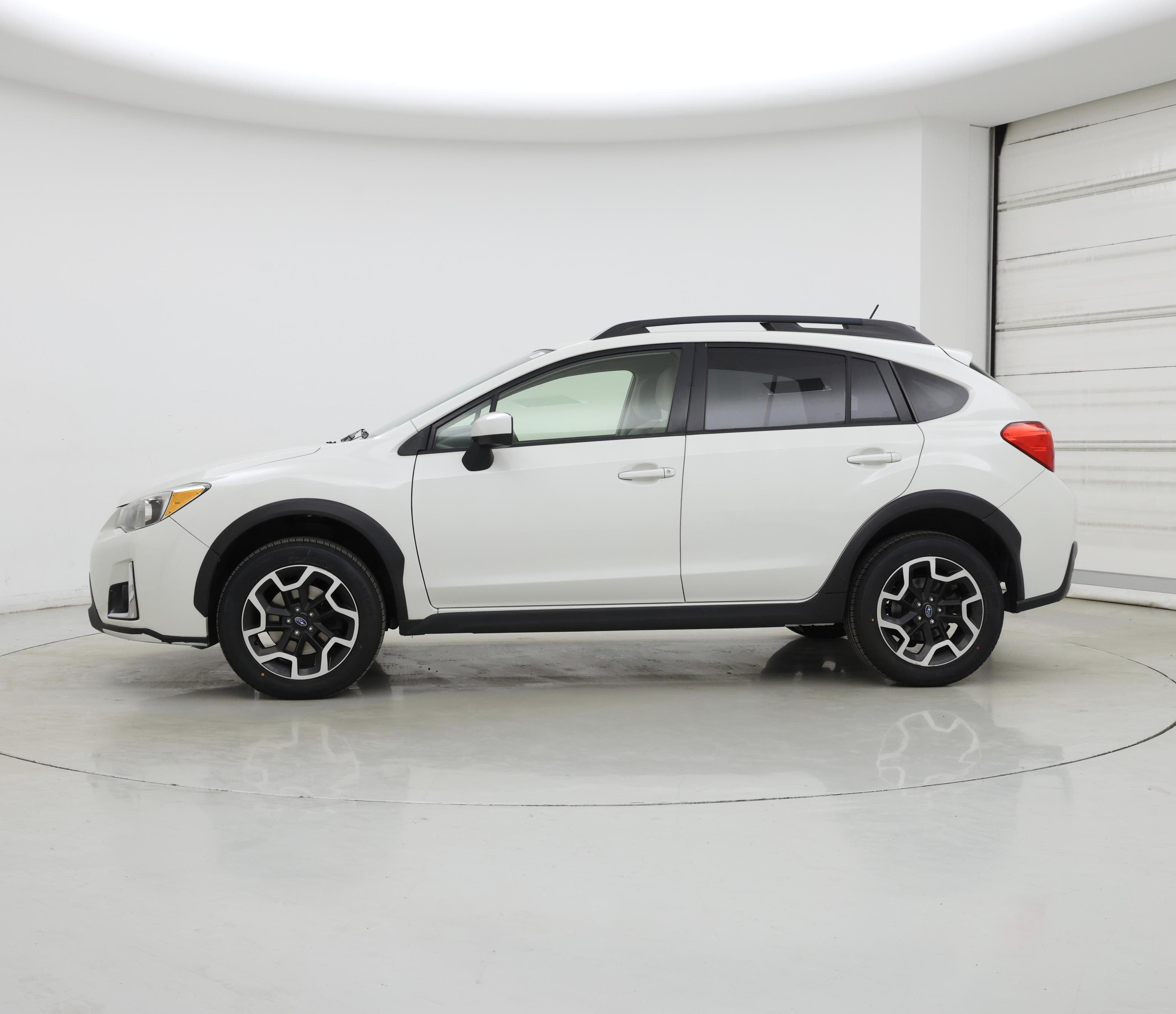 Thumbnail: 2017 Subaru Crosstrek - 3