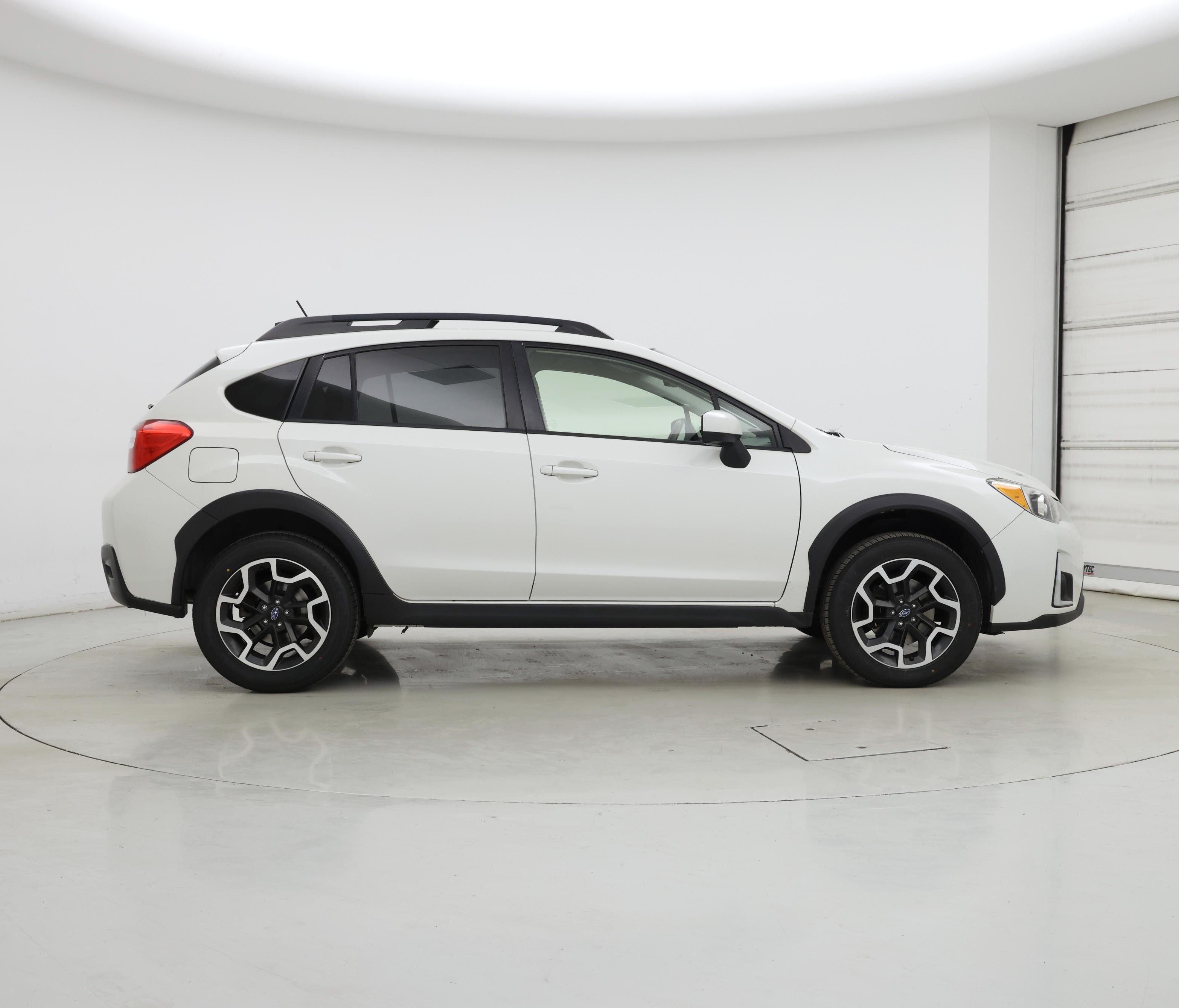 Thumbnail: 2017 Subaru Crosstrek - 7