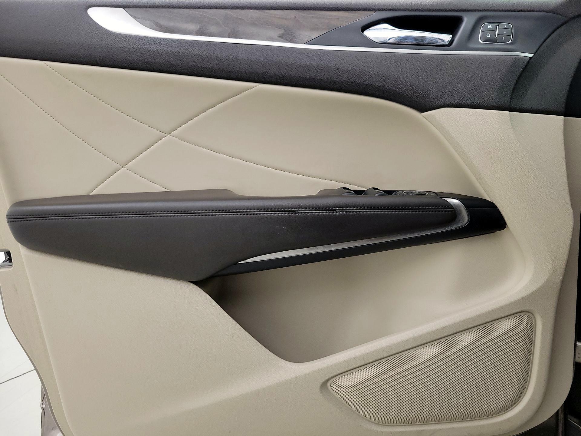 Thumbnail: 2019 Lincoln MKC - 12