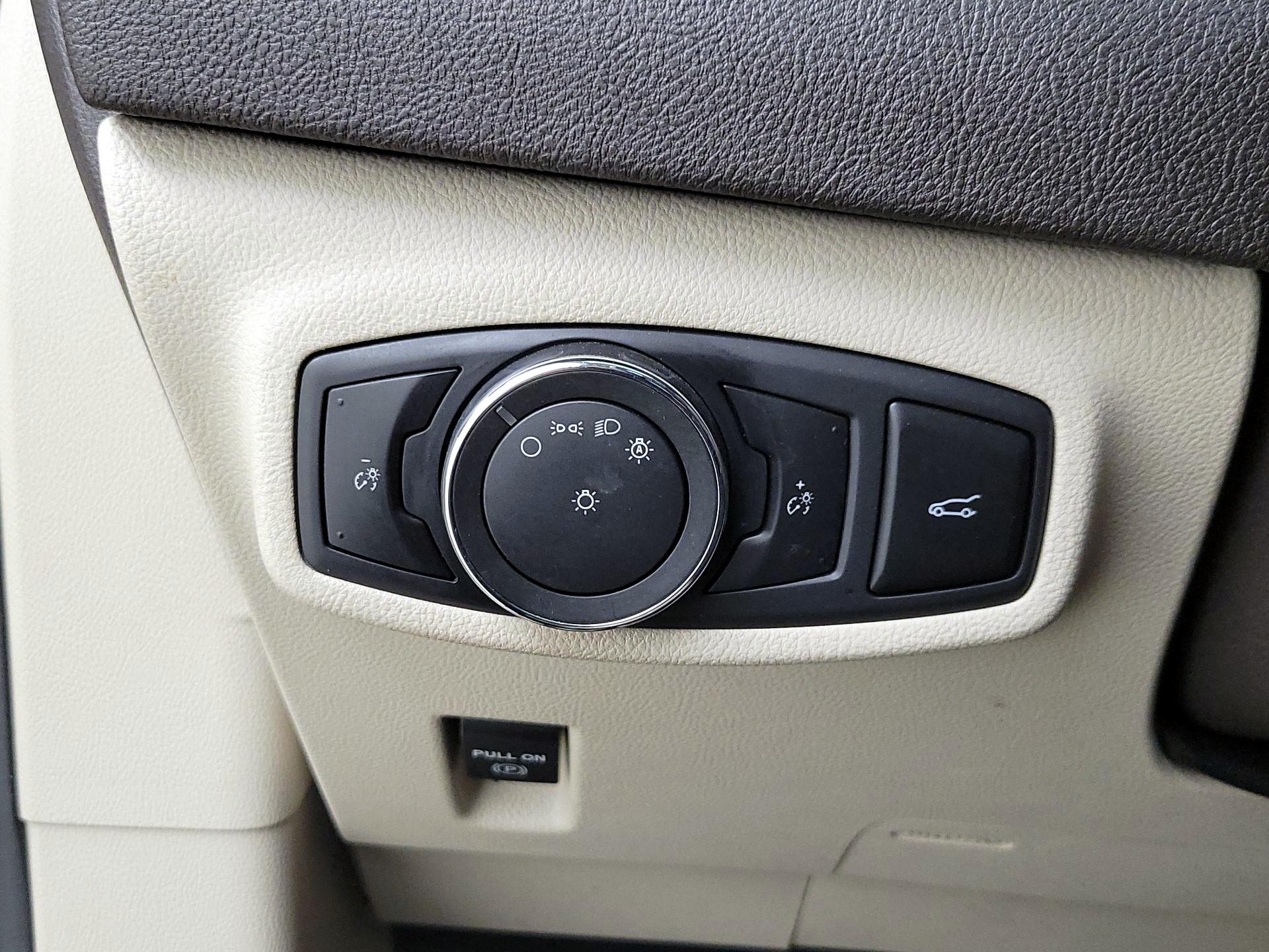 Thumbnail: 2019 Lincoln MKC - 13