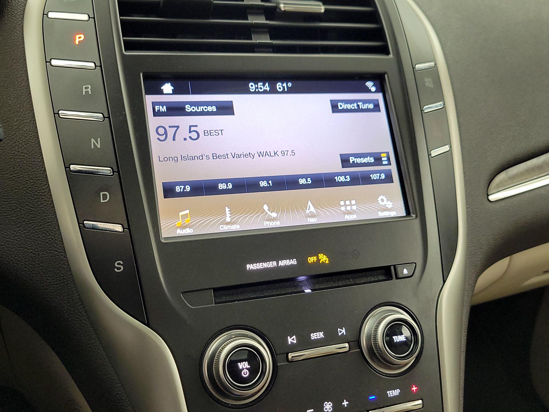 Thumbnail: 2019 Lincoln MKC - 16