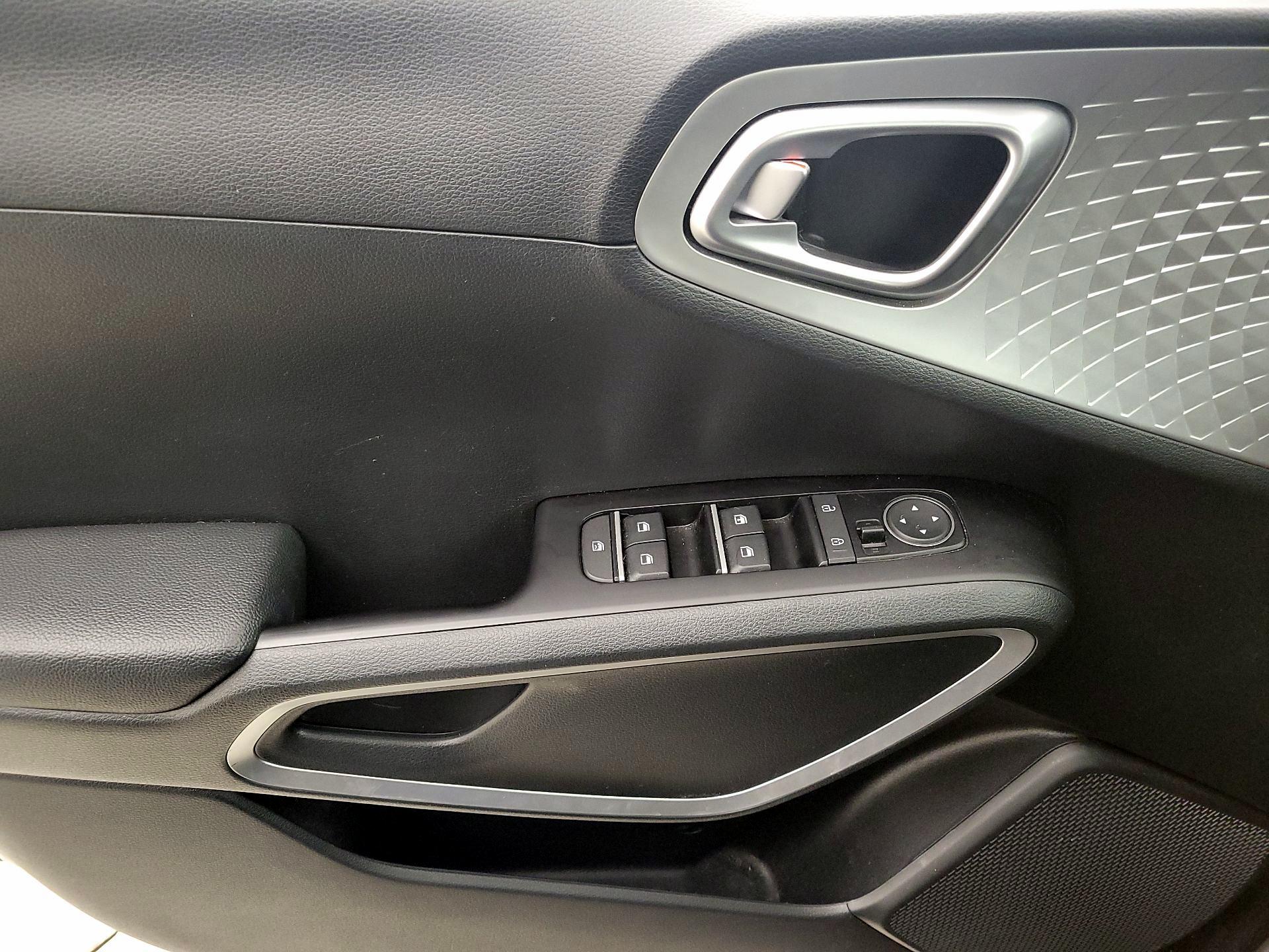 Thumbnail: 2022 Kia Soul - 12