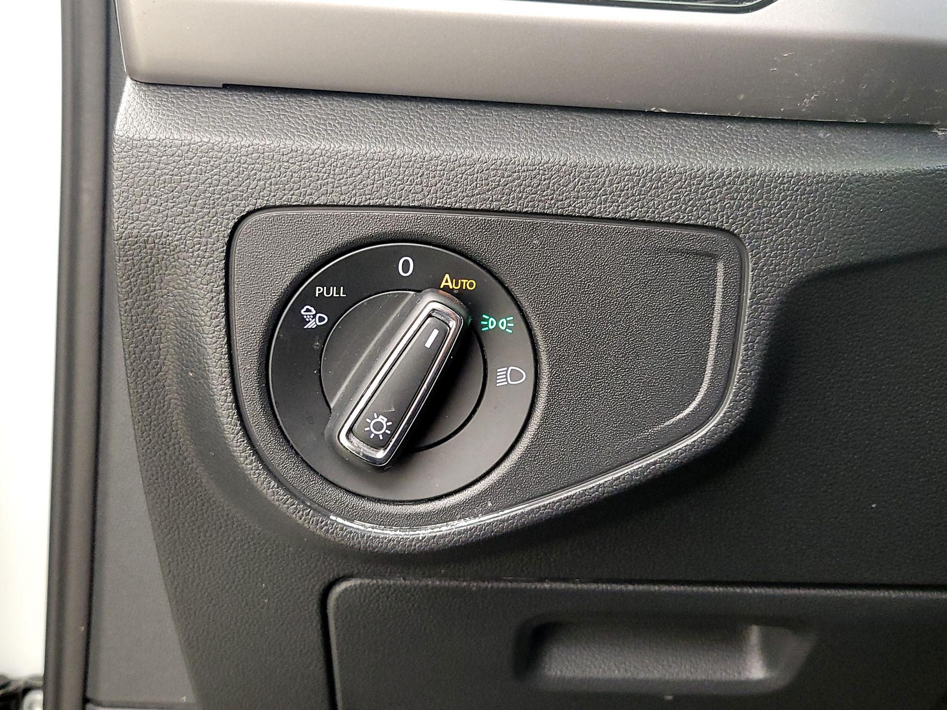 Thumbnail: 2021 Volkswagen Atlas - 13