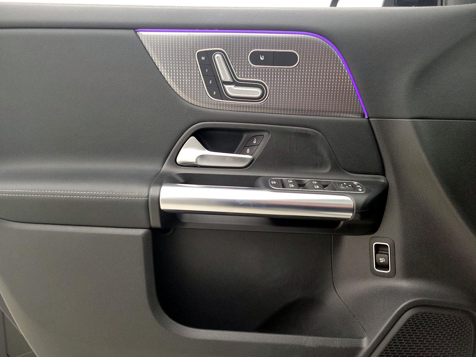 Thumbnail: 2021 Mercedes-Benz GLA - 12