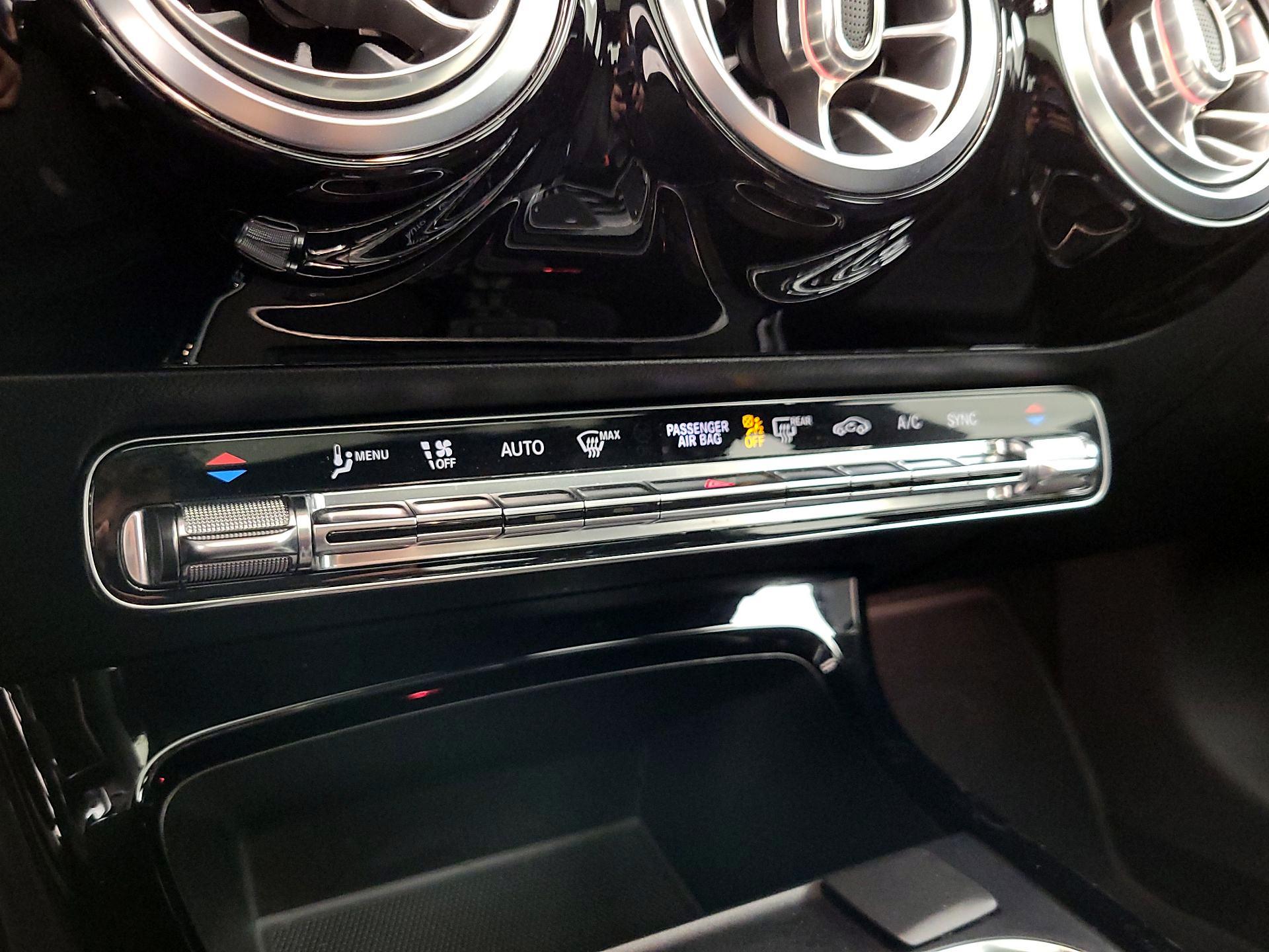 Thumbnail: 2020 Mercedes-Benz CLA - 16