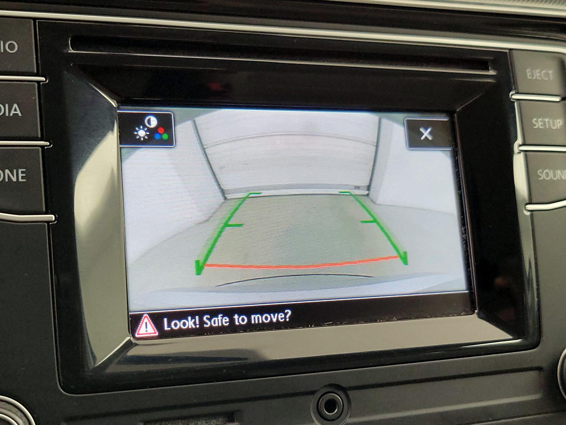 Thumbnail: 2017 Volkswagen Passat - 14