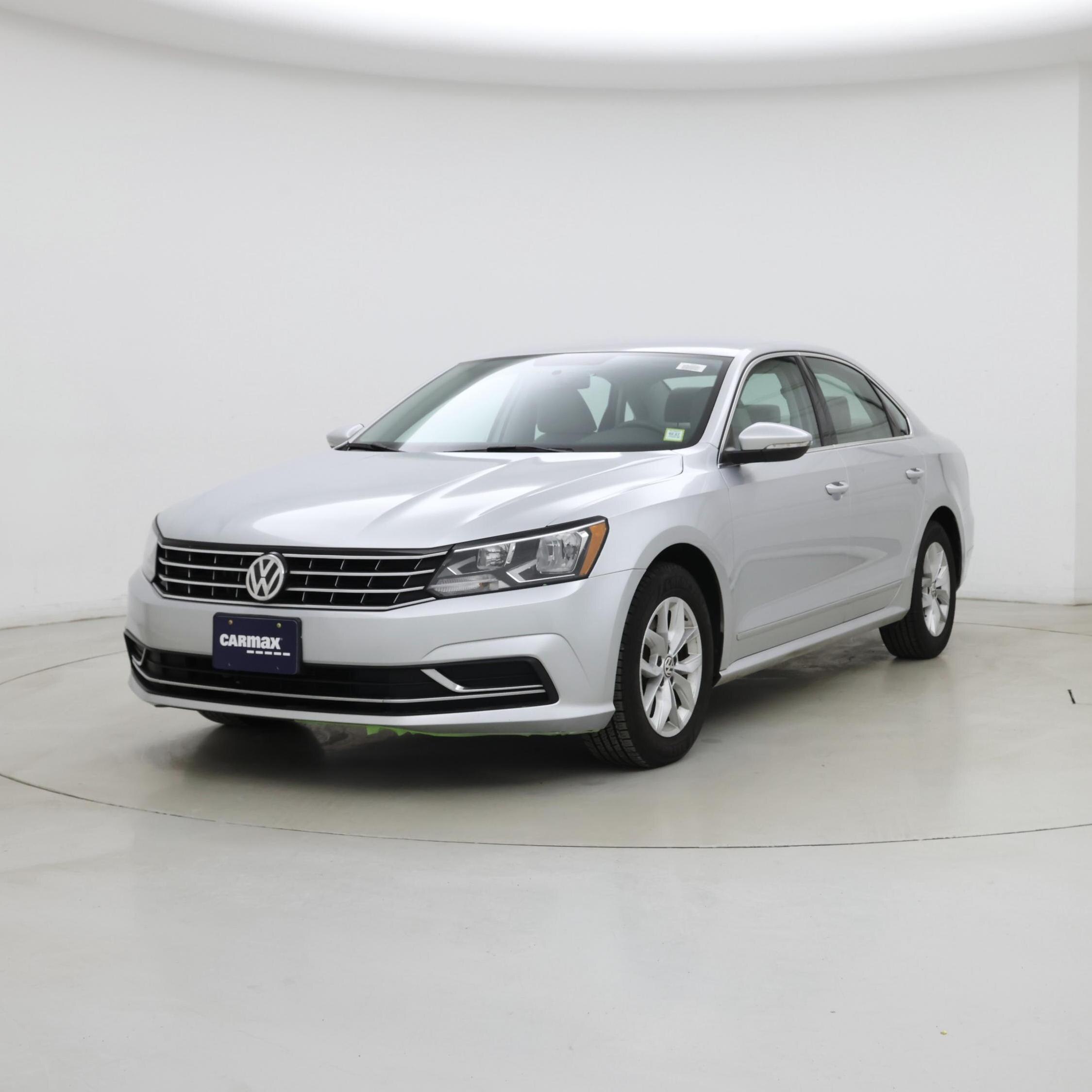 Thumbnail: 2017 Volkswagen Passat - 4