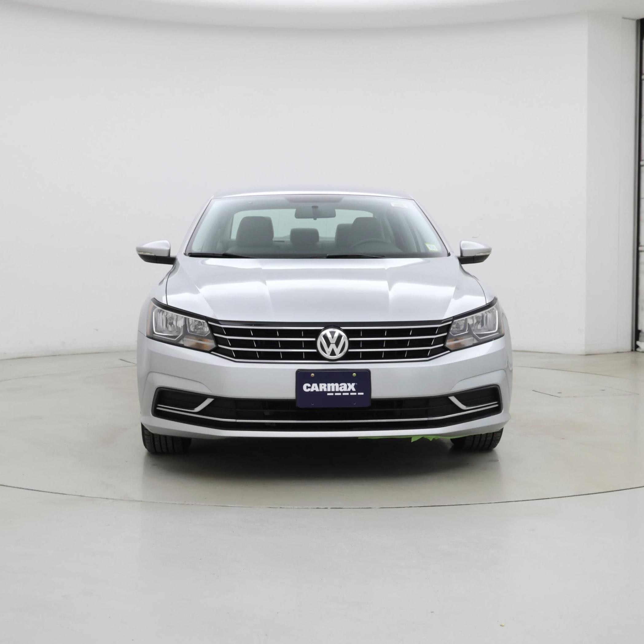 Thumbnail: 2017 Volkswagen Passat - 5