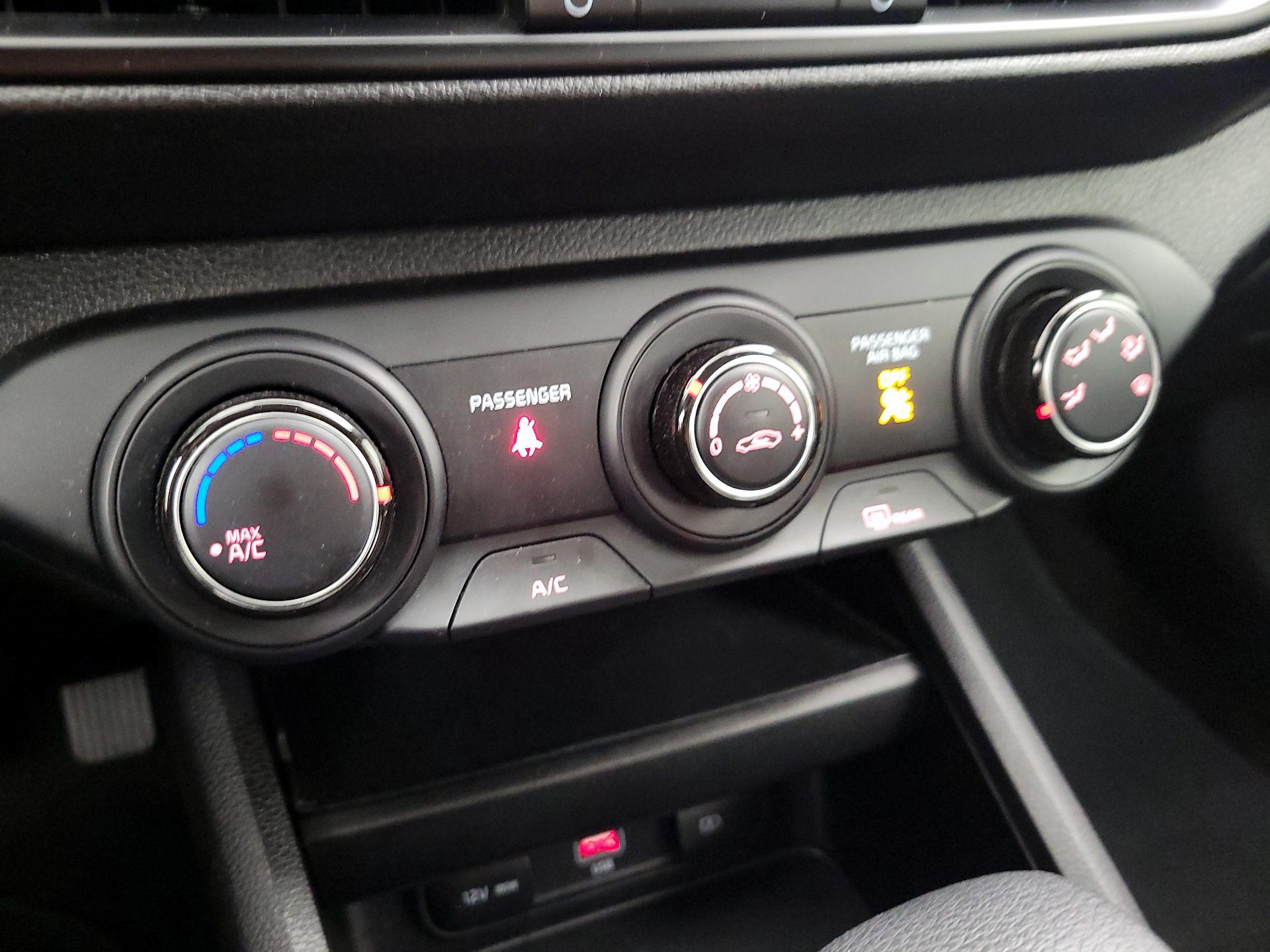 Thumbnail: 2024 Kia Forte - 16