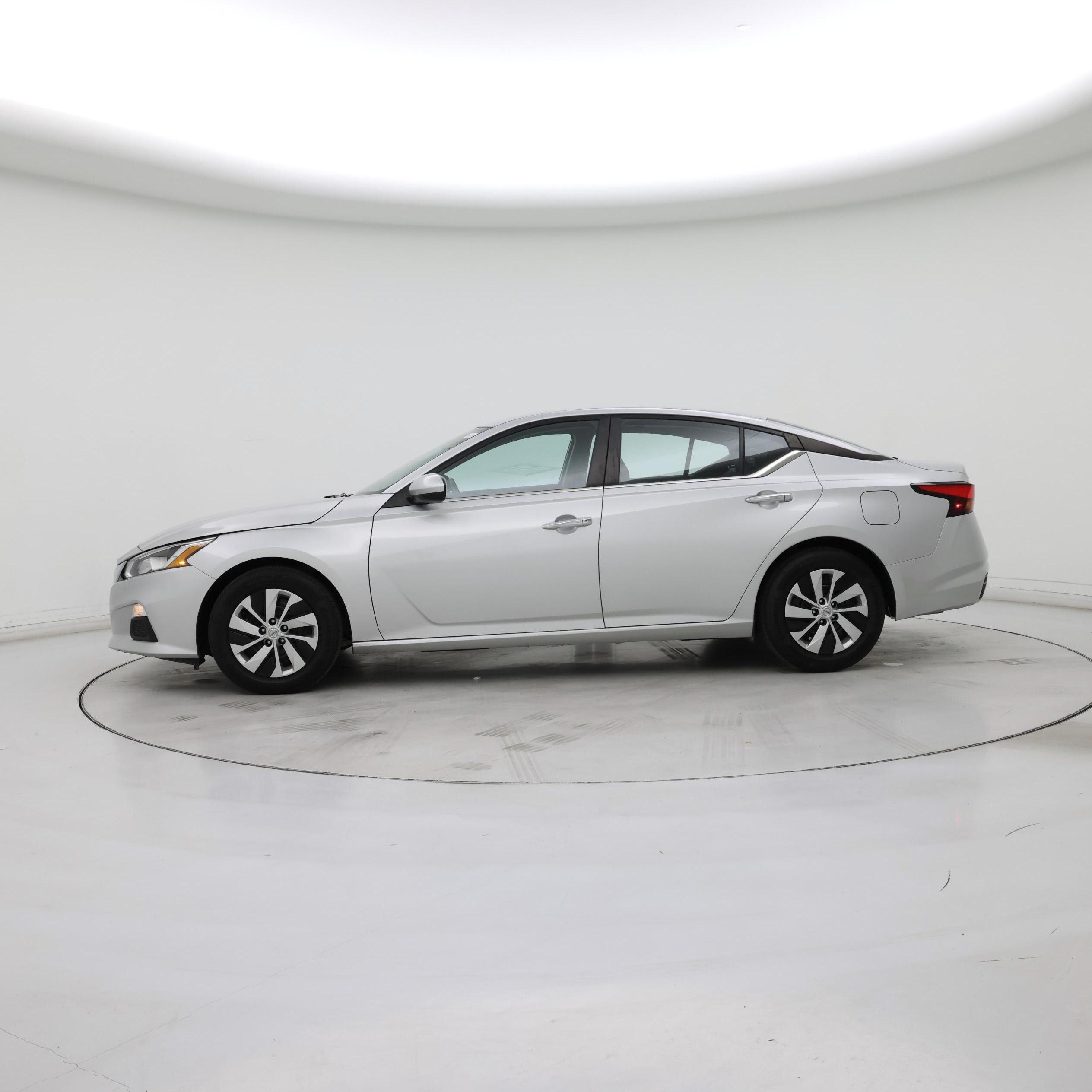 Thumbnail: 2021 Nissan Altima - 3