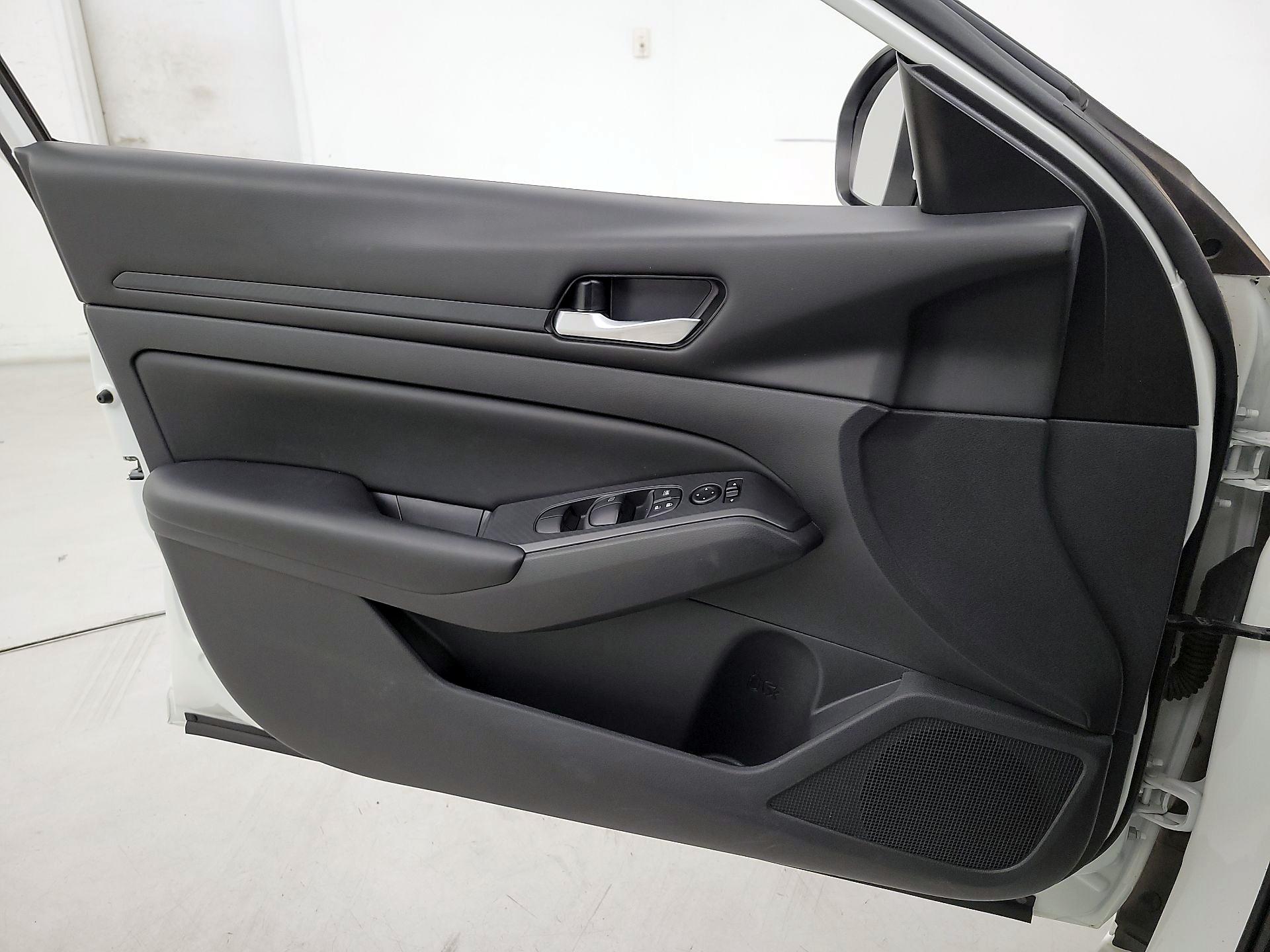 Thumbnail: 2021 Nissan Altima - 12