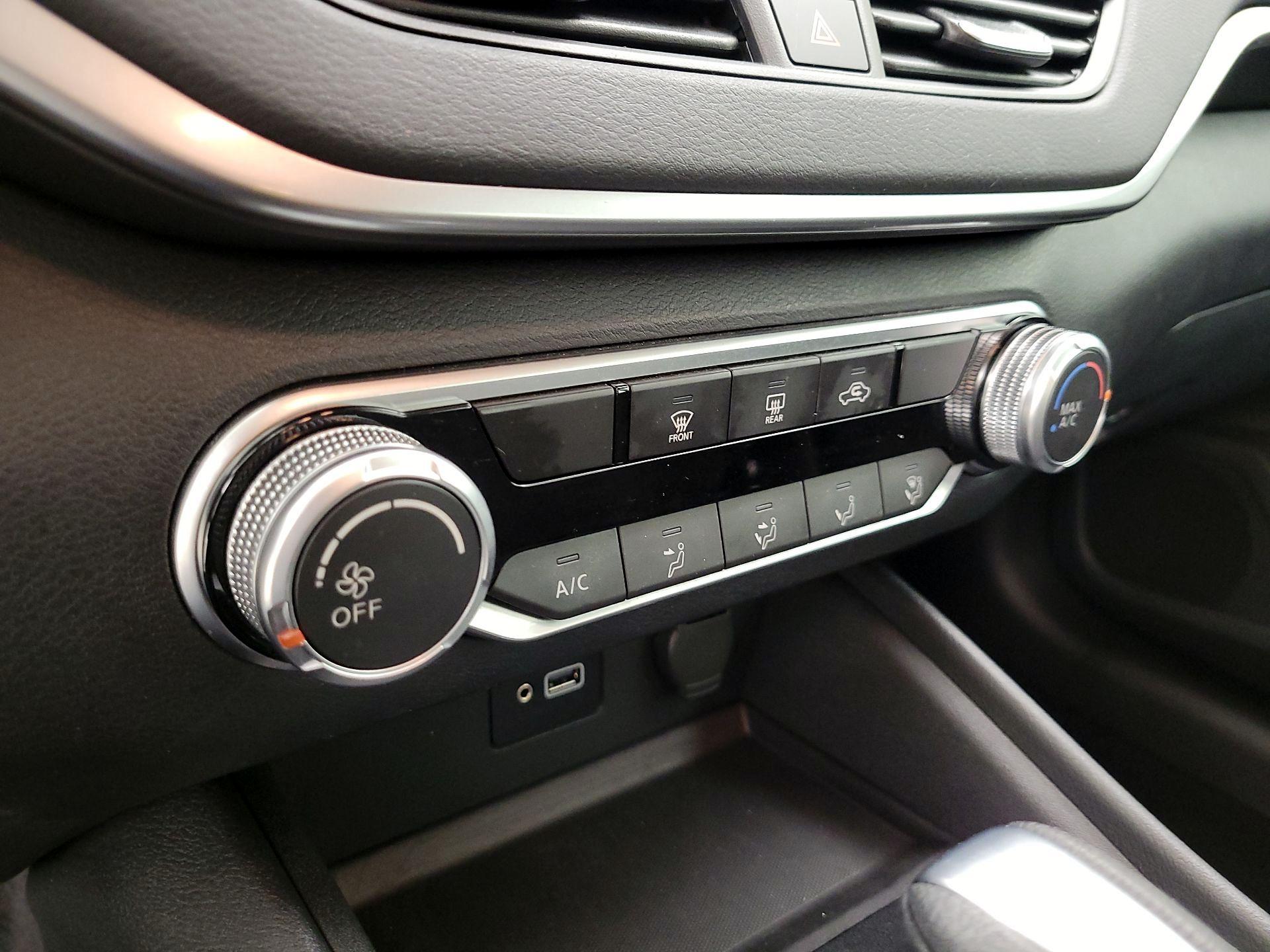 Thumbnail: 2021 Nissan Altima - 16