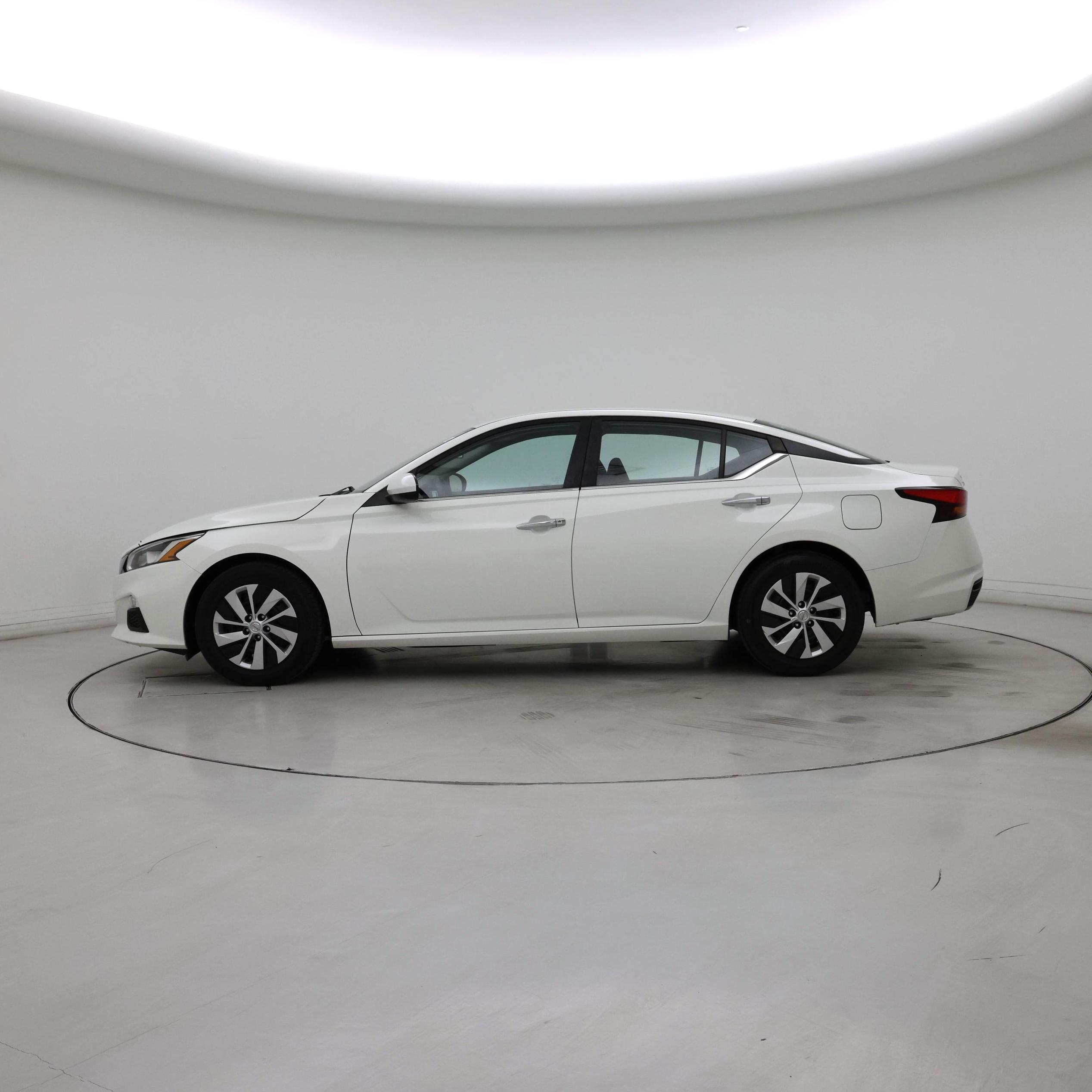 Thumbnail: 2021 Nissan Altima - 3