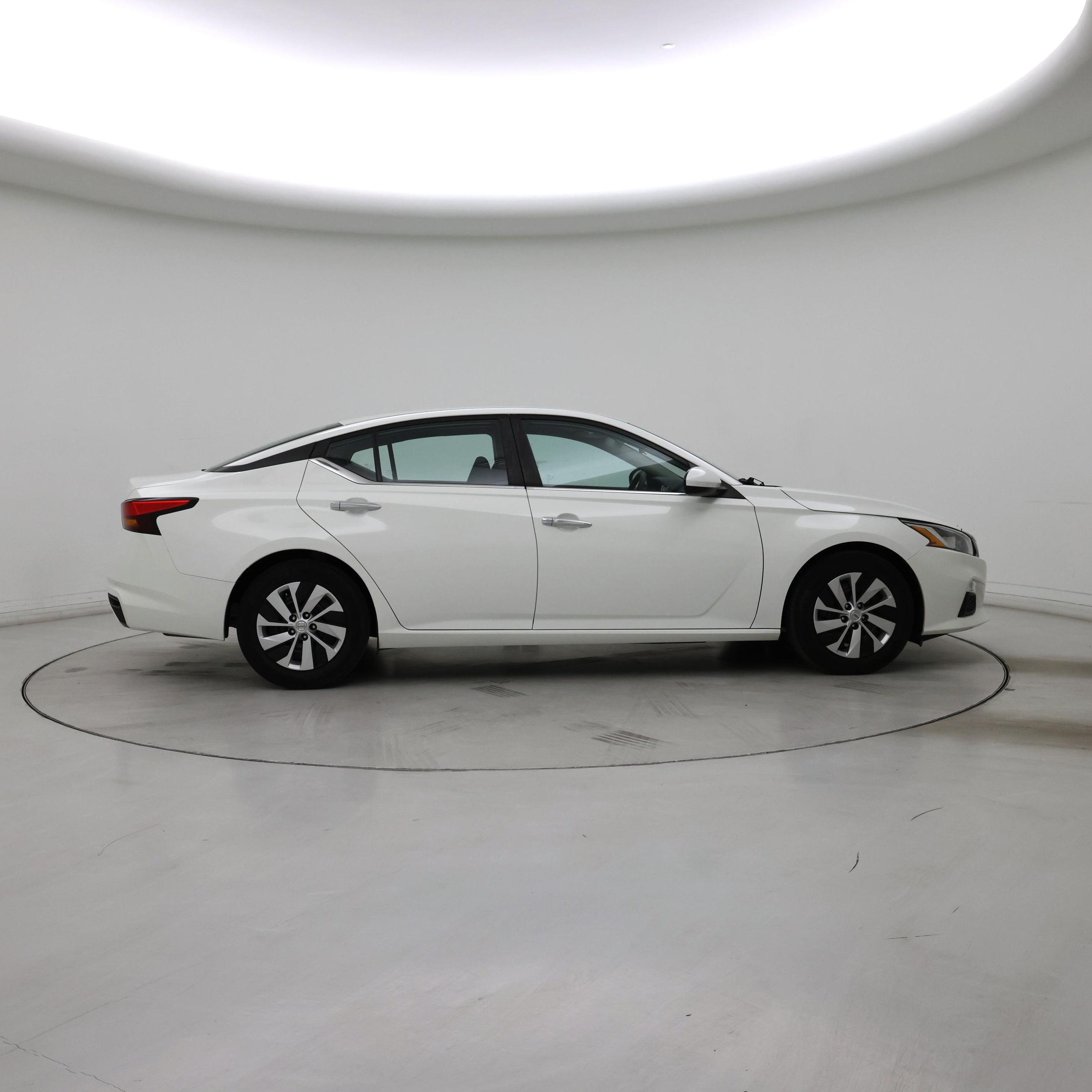 Thumbnail: 2021 Nissan Altima - 7