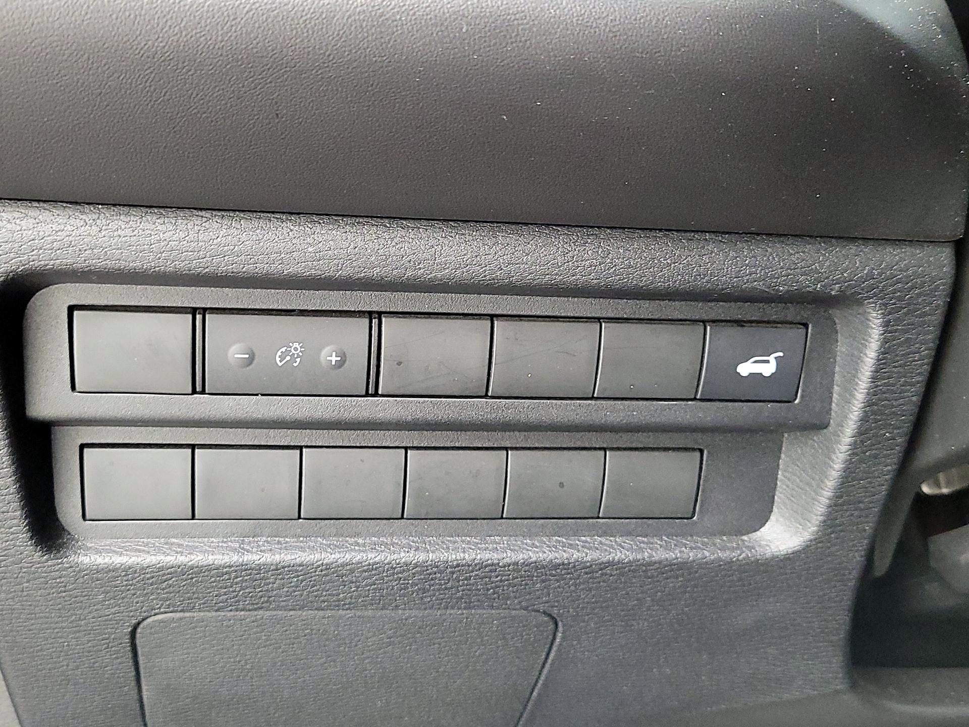 Thumbnail: 2024 Mitsubishi Outlander - 13