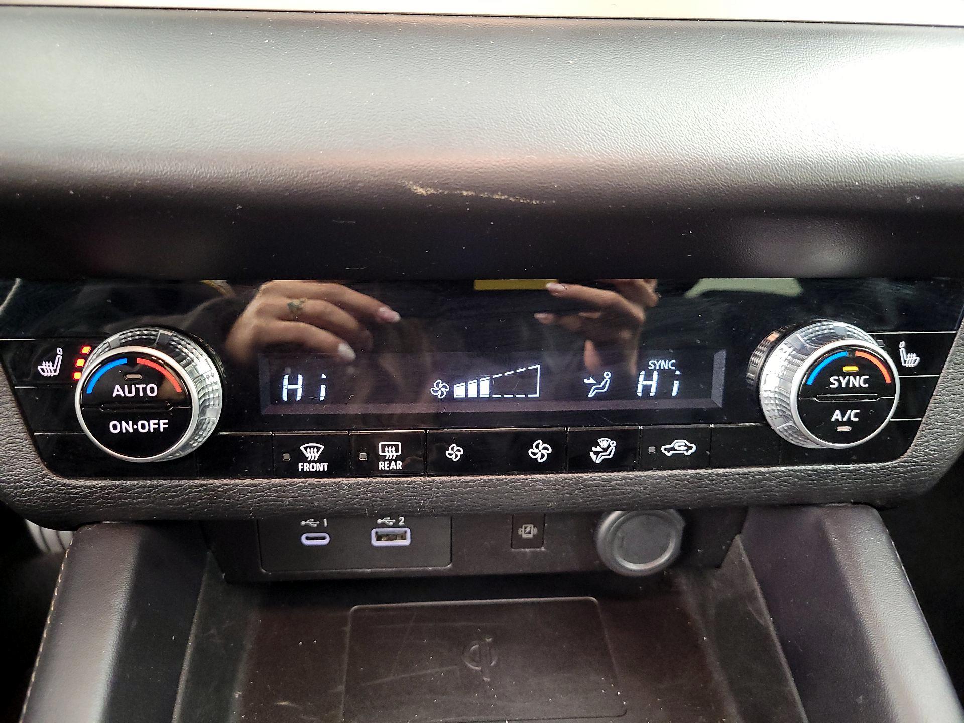 Thumbnail: 2024 Mitsubishi Outlander - 17