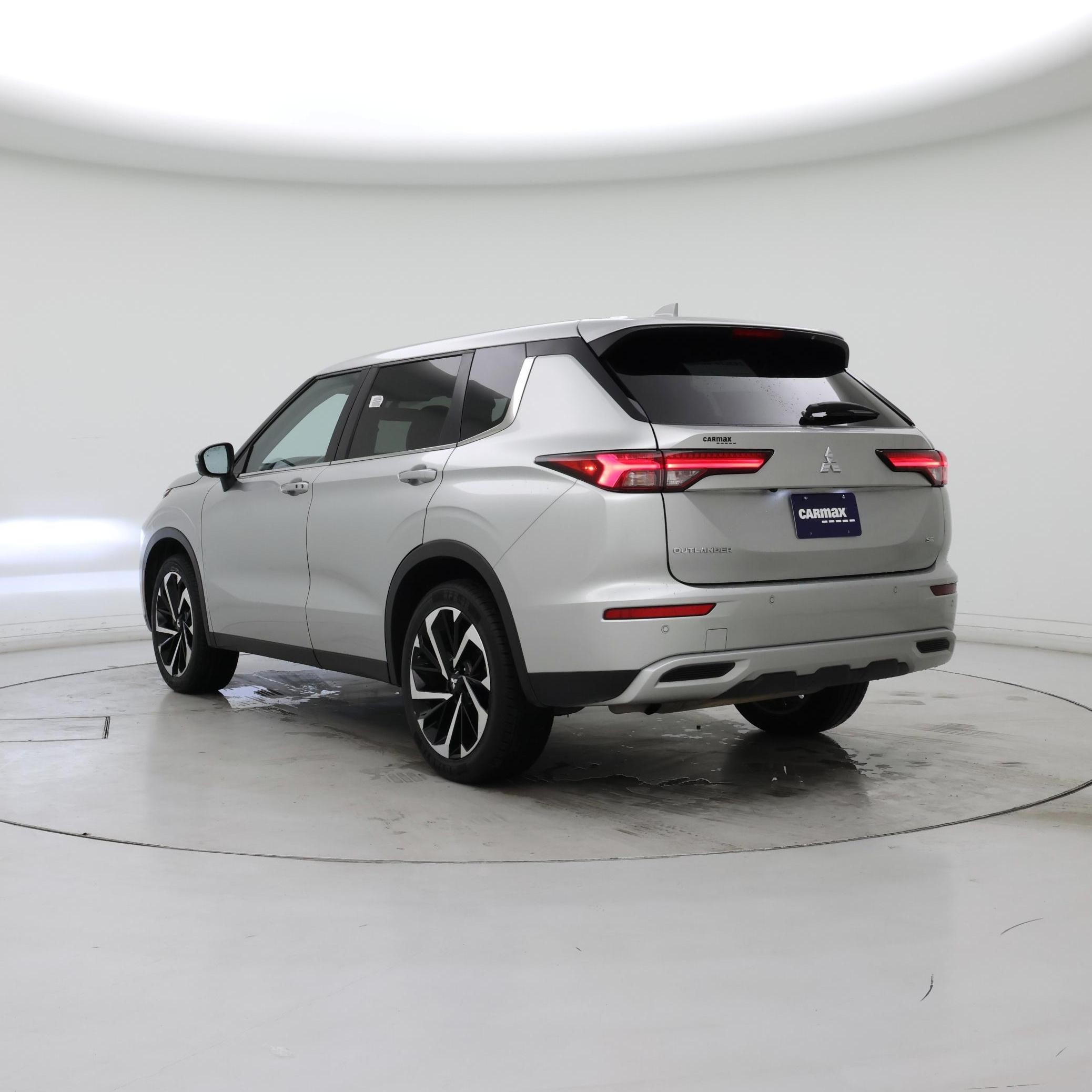 Thumbnail: 2024 Mitsubishi Outlander - 2