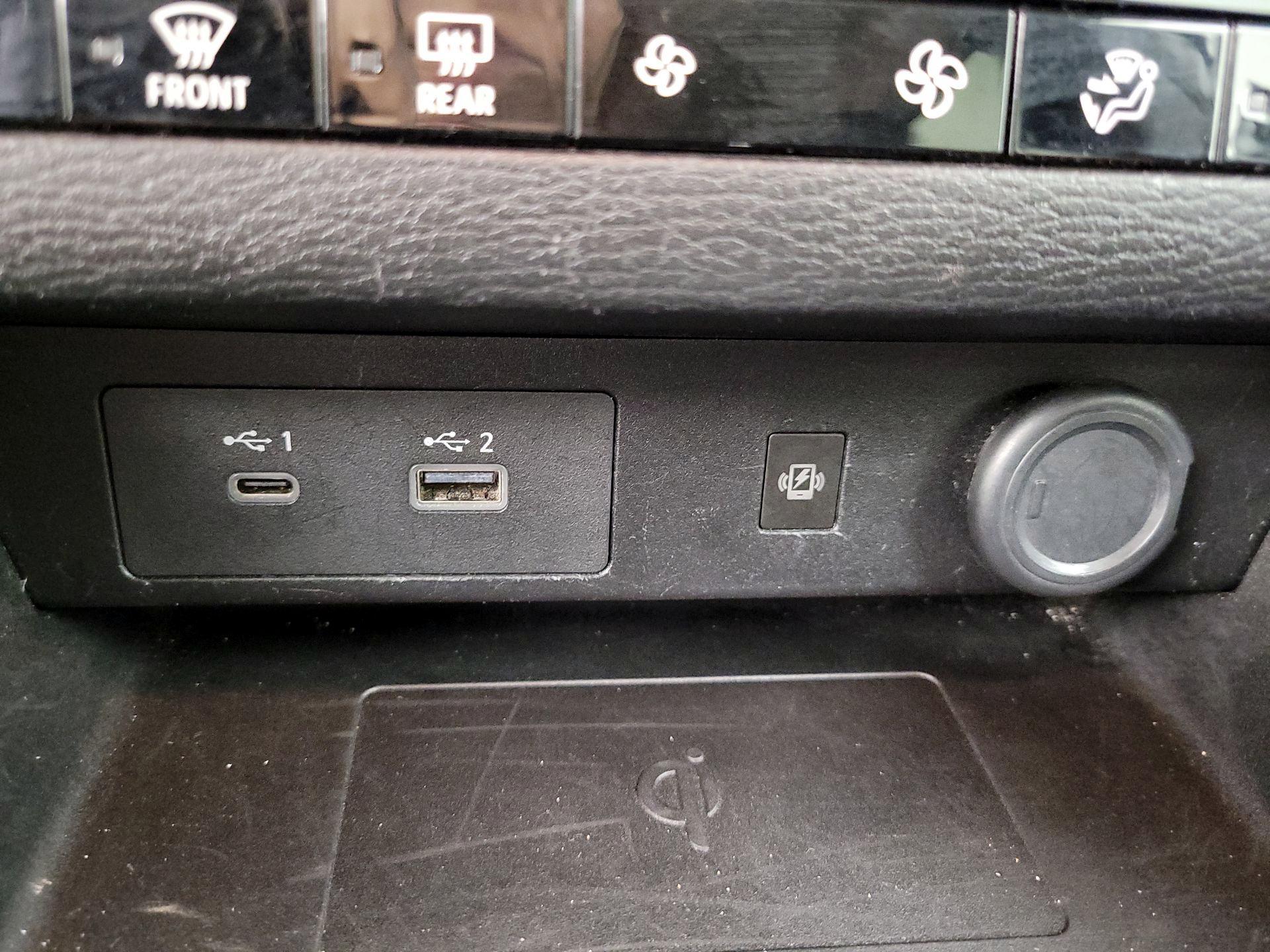 Thumbnail: 2024 Mitsubishi Outlander - 19