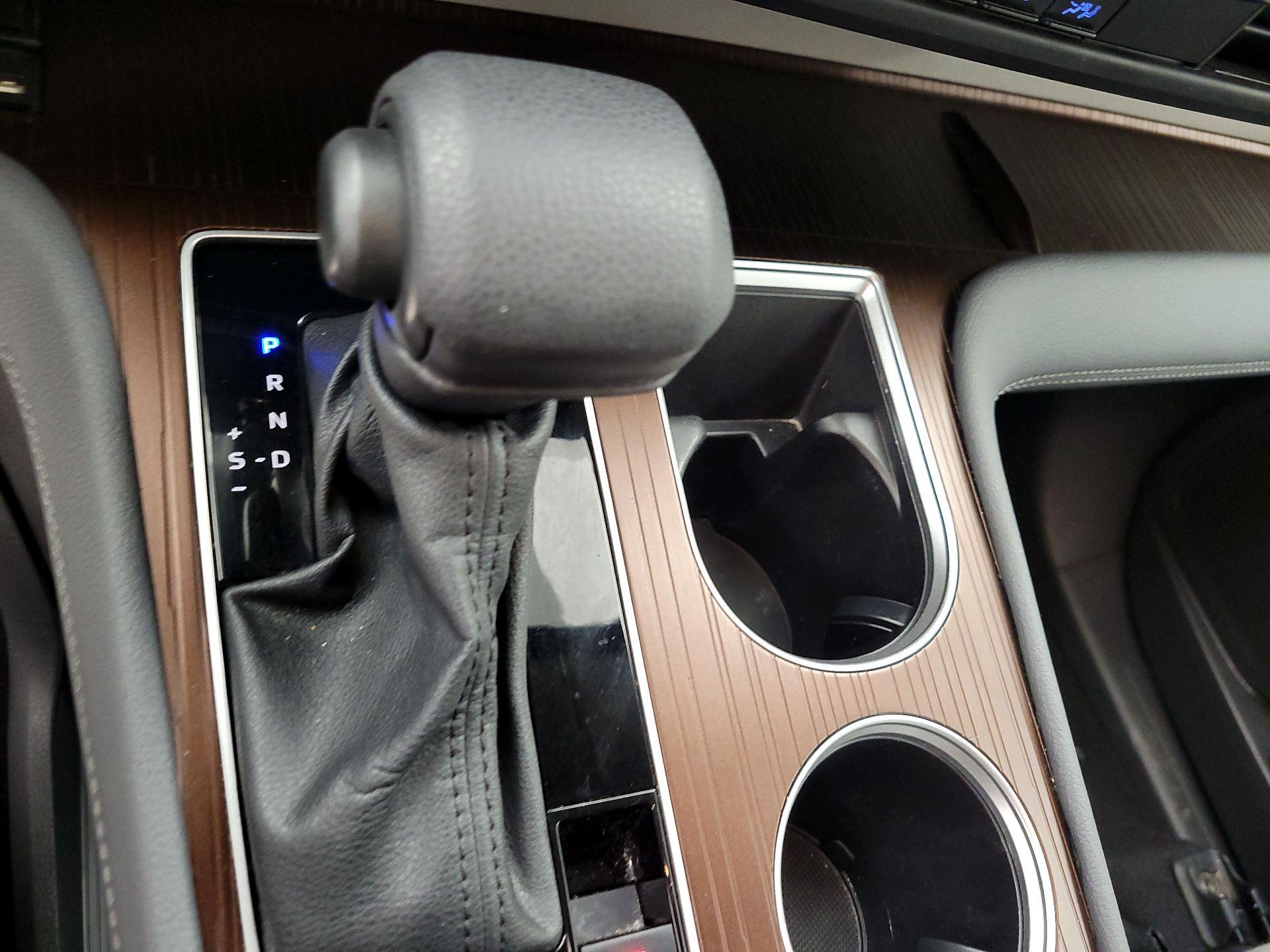 Thumbnail: 2024 Toyota Sienna - 15