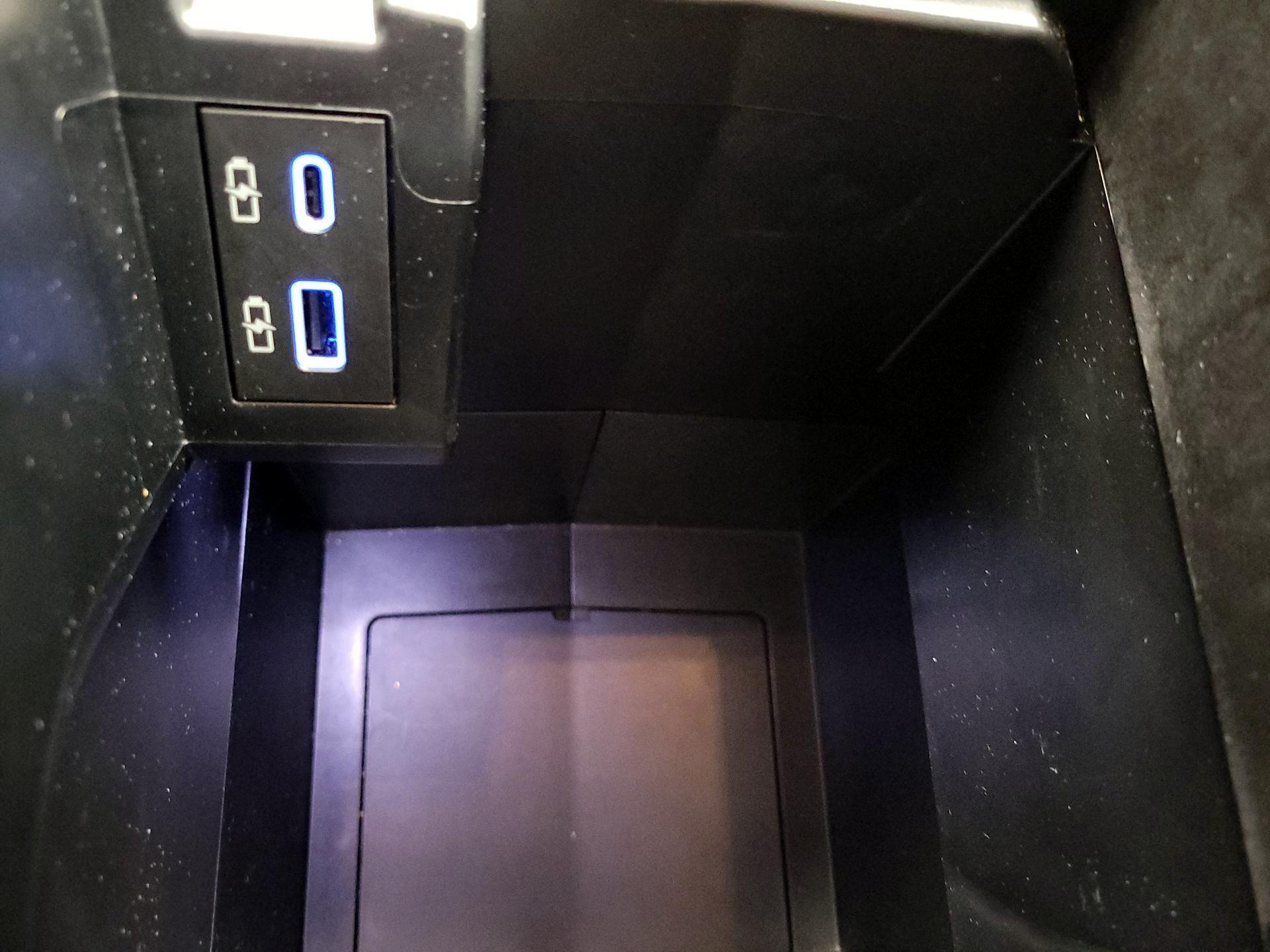 Thumbnail: 2024 Toyota Sienna - 16