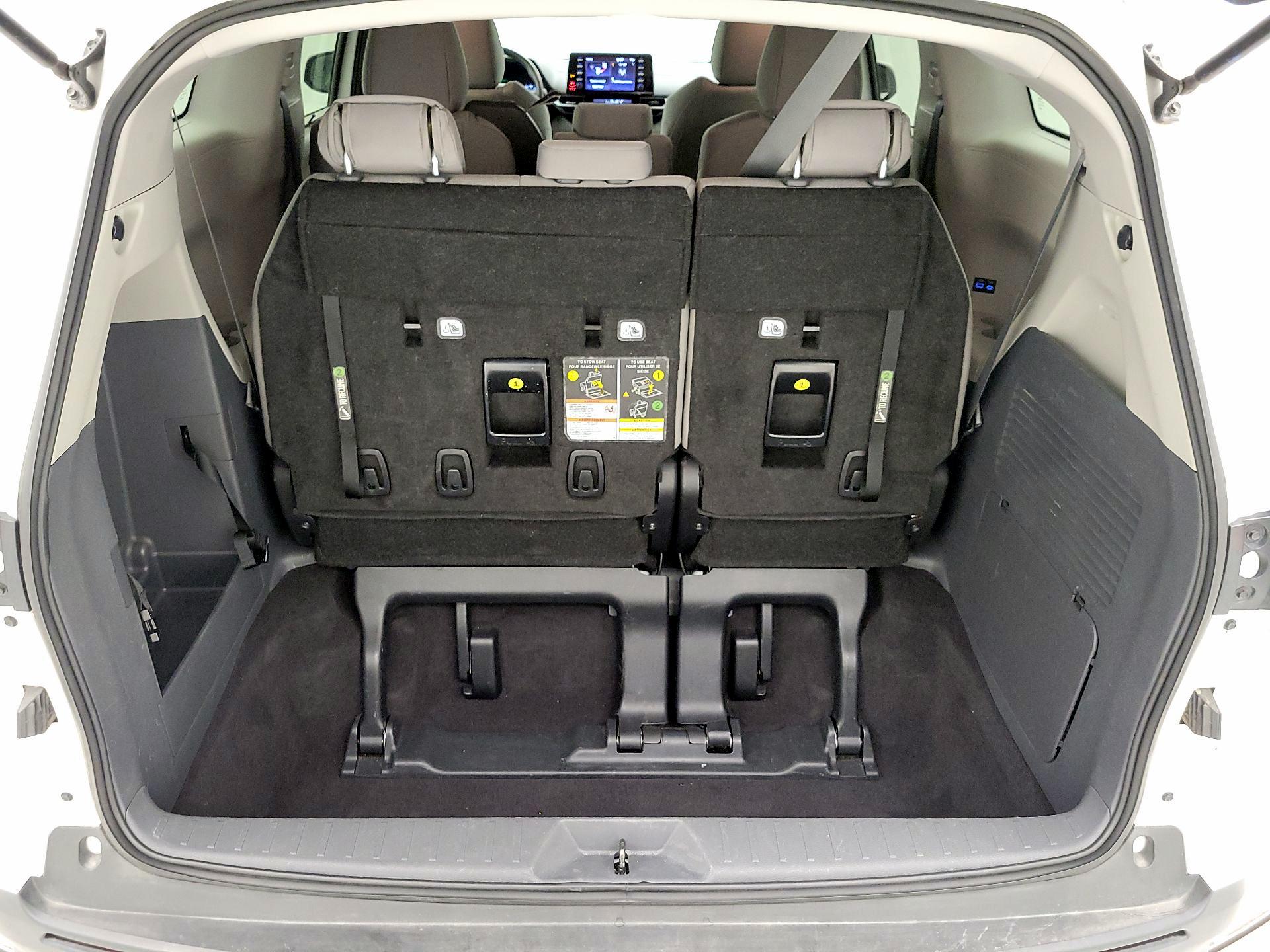 Thumbnail: 2024 Toyota Sienna - 17