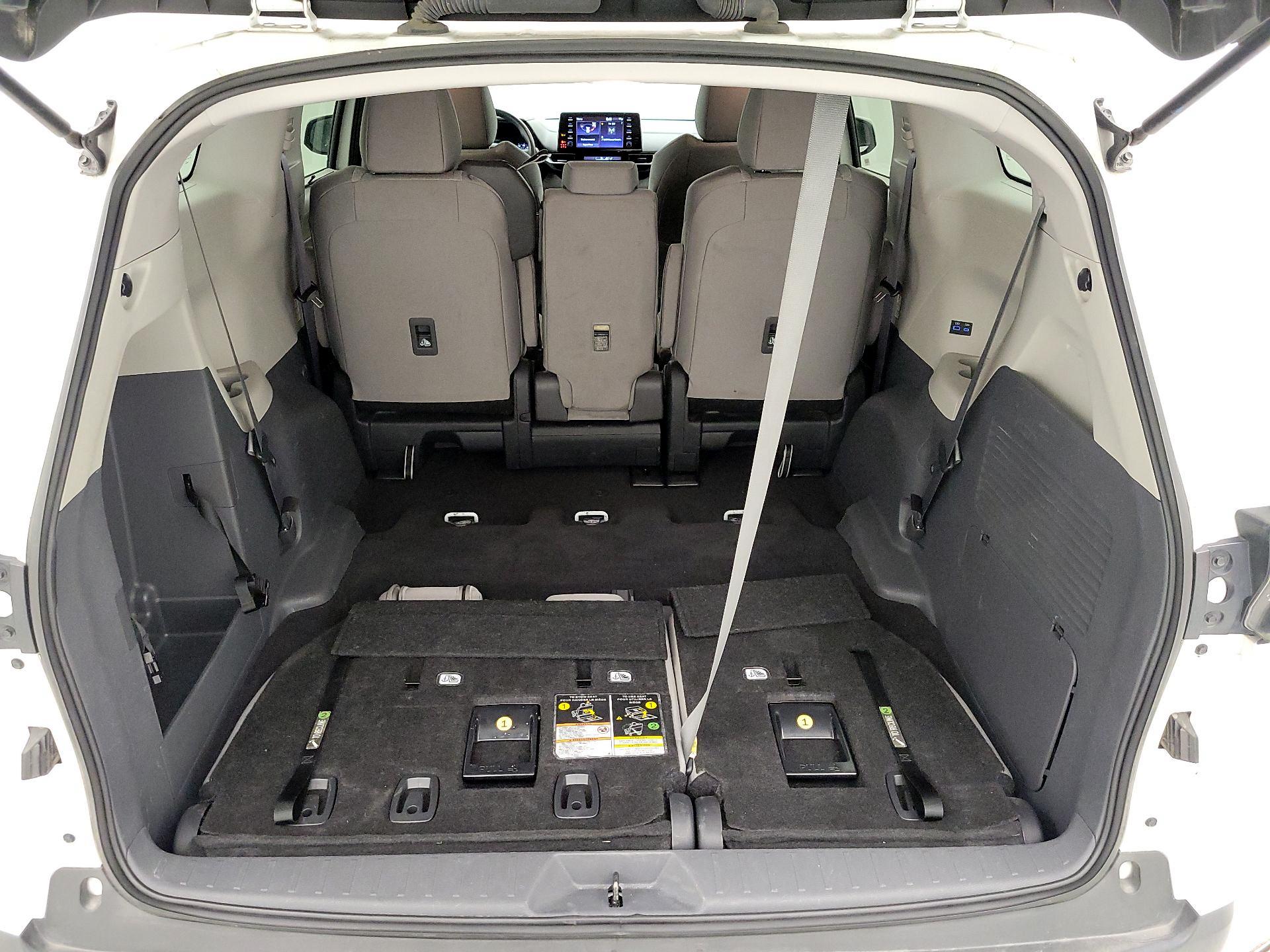 Thumbnail: 2024 Toyota Sienna - 18