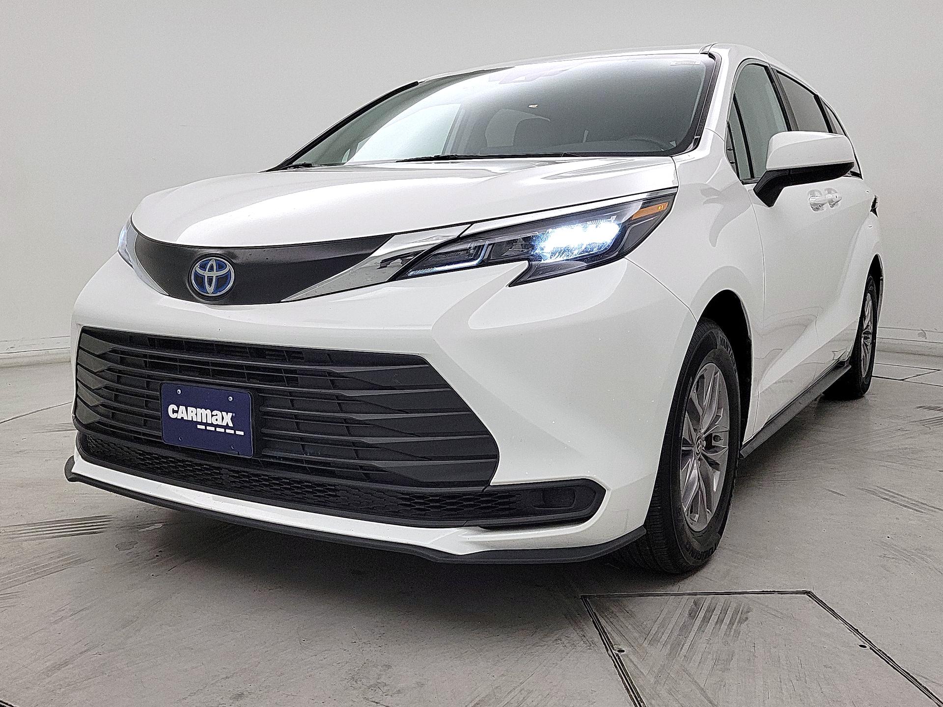 Thumbnail: 2024 Toyota Sienna - 3