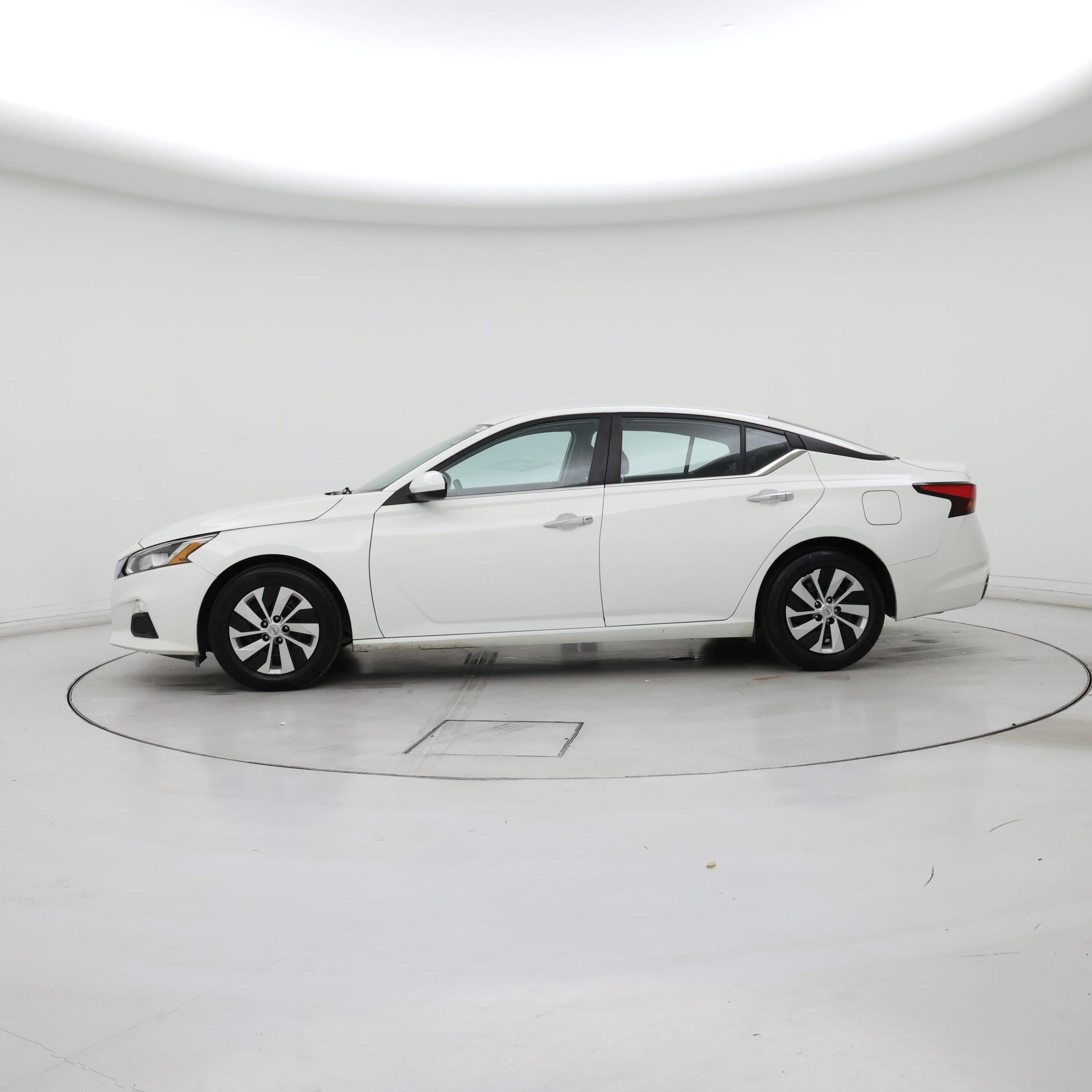 Thumbnail: 2021 Nissan Altima - 3