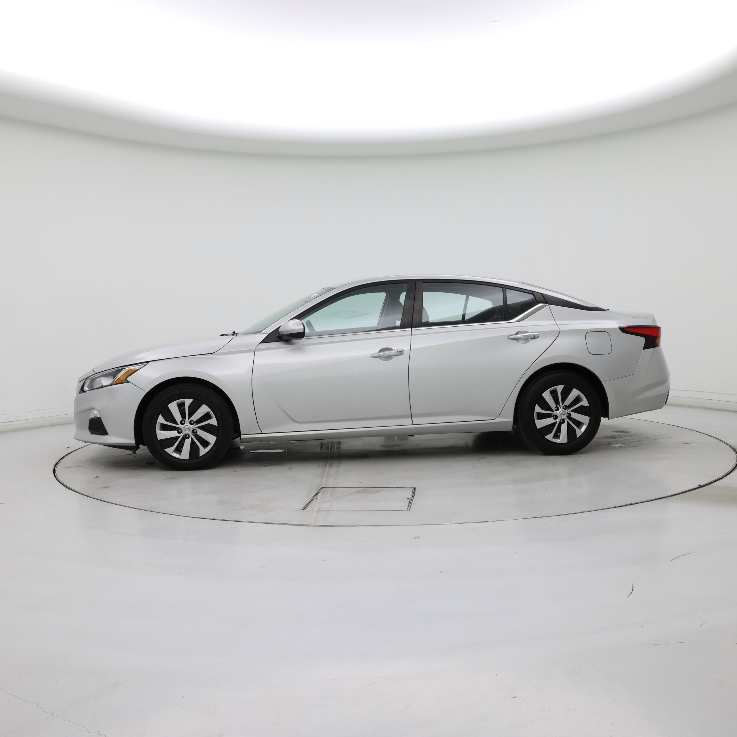 Thumbnail: 2021 Nissan Altima - 3