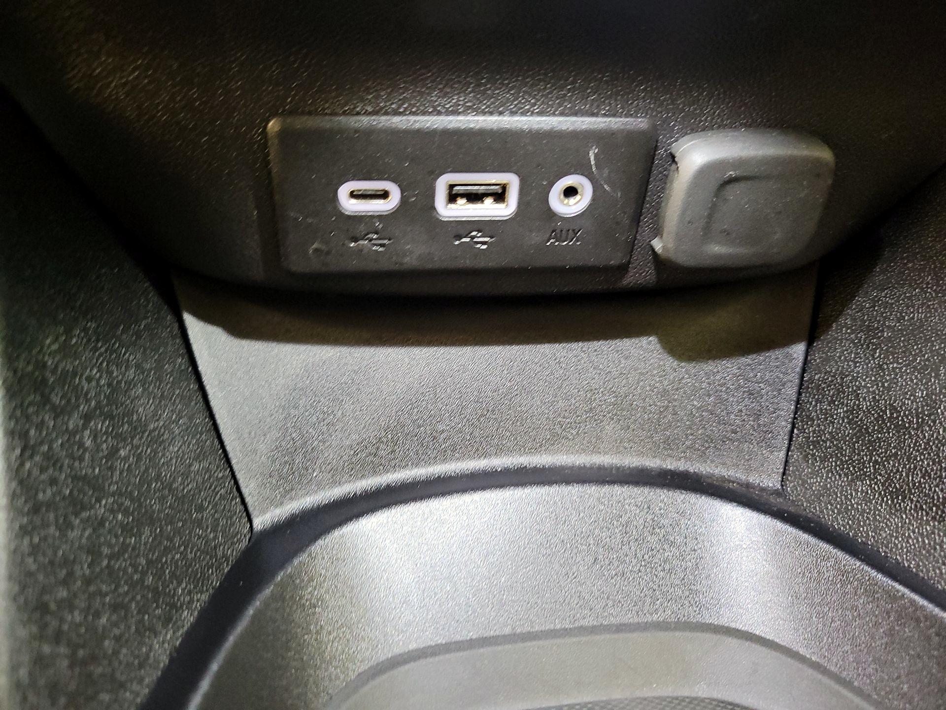 Thumbnail: 2023 Chevrolet Malibu - 15