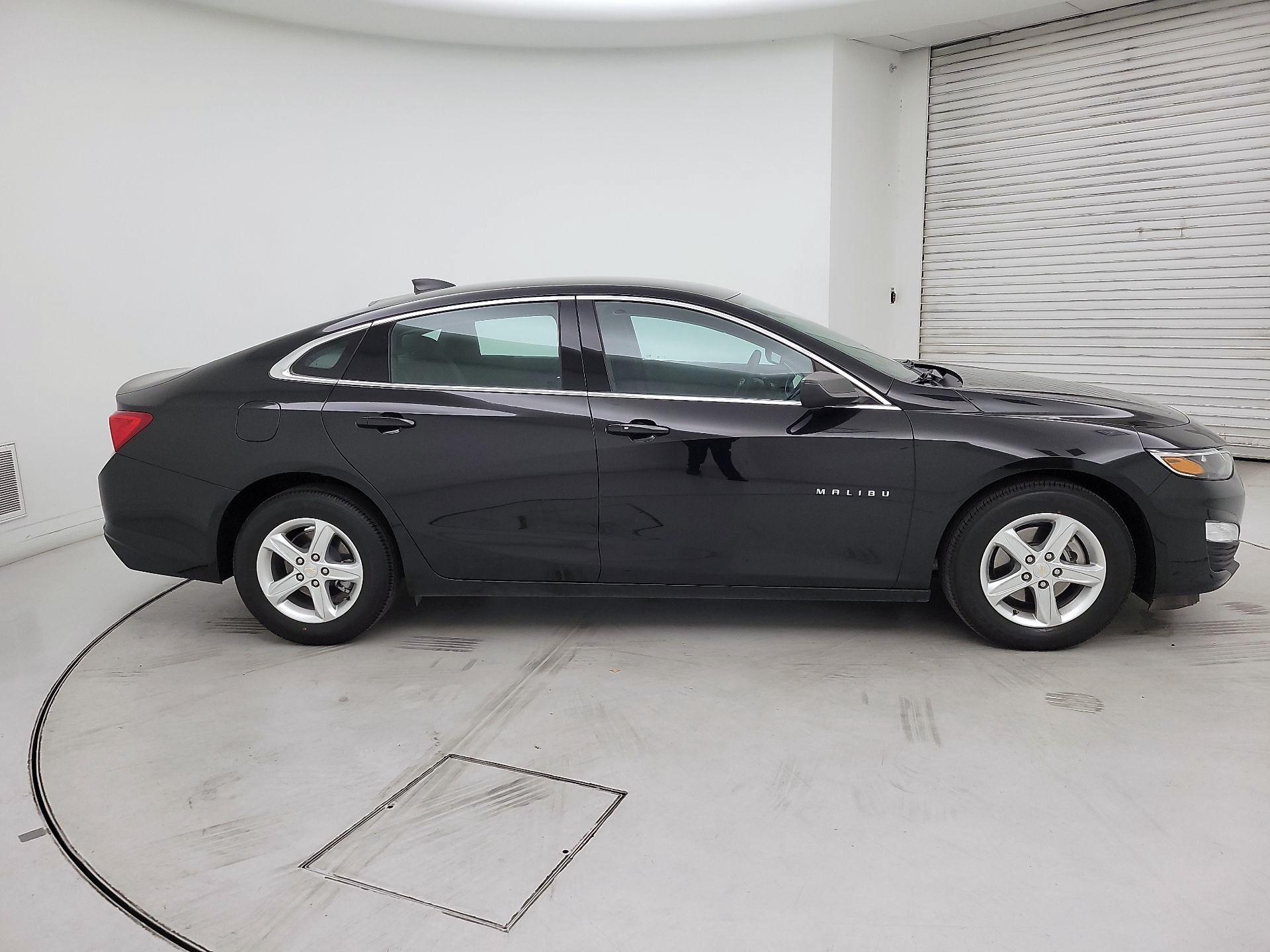 Thumbnail: 2023 Chevrolet Malibu - 4