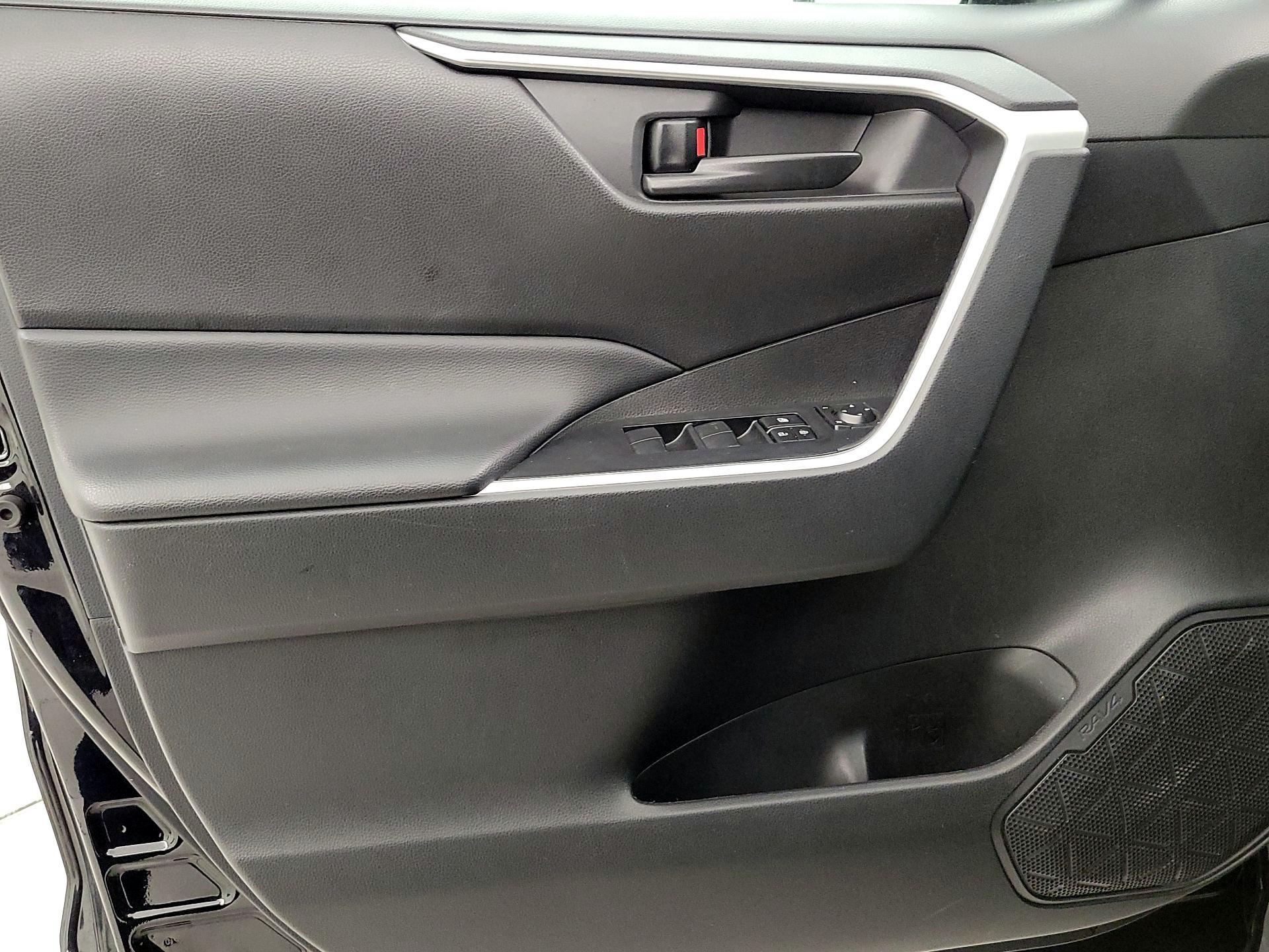 Thumbnail: 2024 Toyota RAV4 - 10