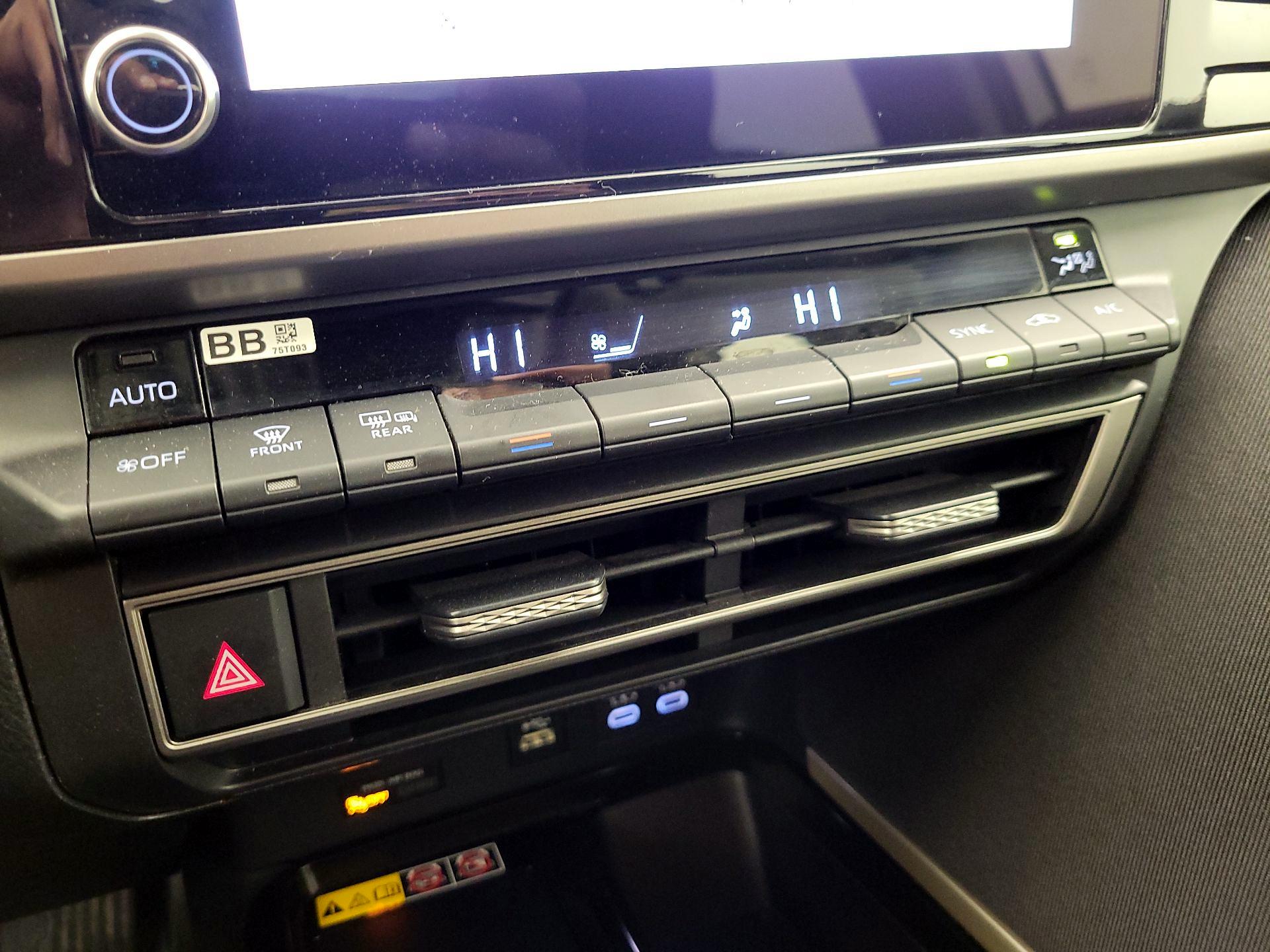 Thumbnail: 2025 Toyota Camry - 16