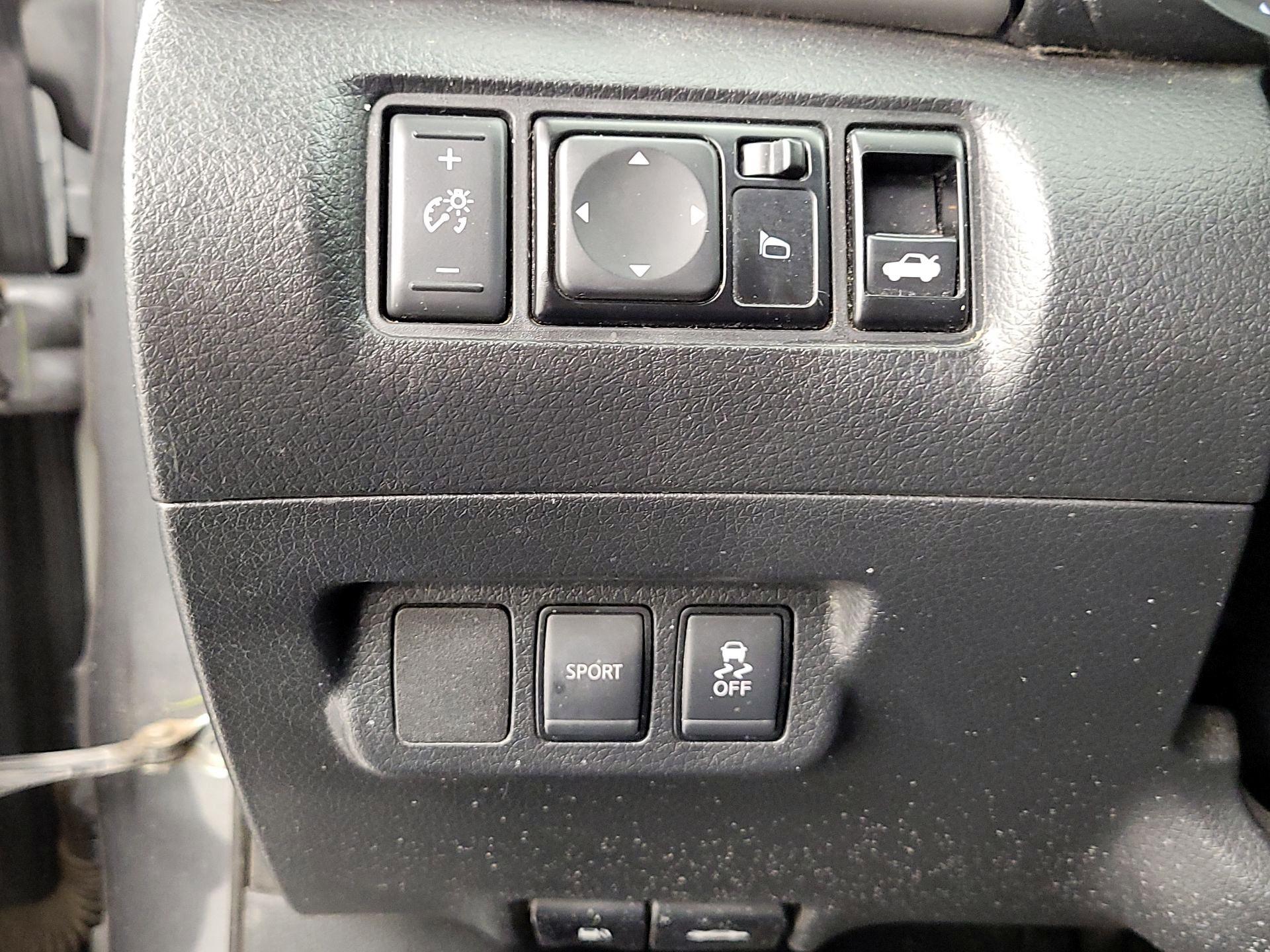 Thumbnail: 2019 Nissan Sentra - 13