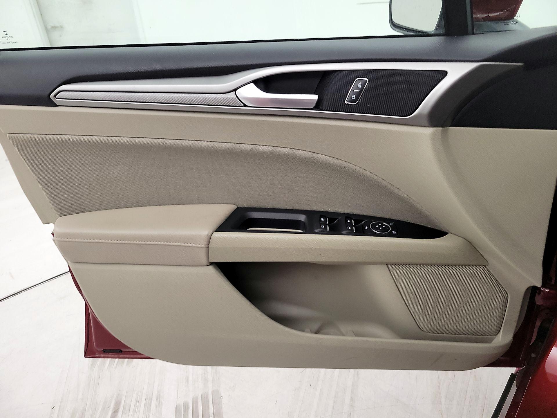 Thumbnail: 2019 Ford Fusion - 12