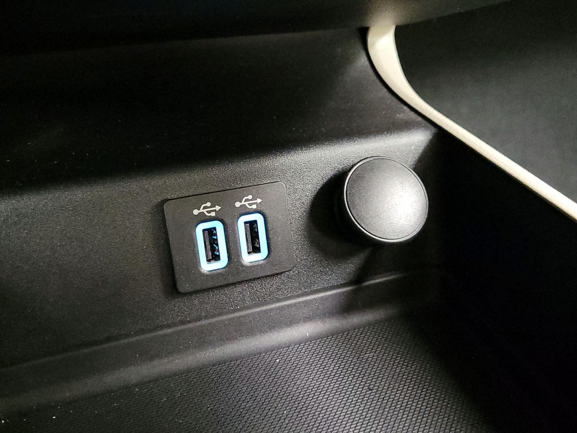 Thumbnail: 2019 Ford Fusion - 18