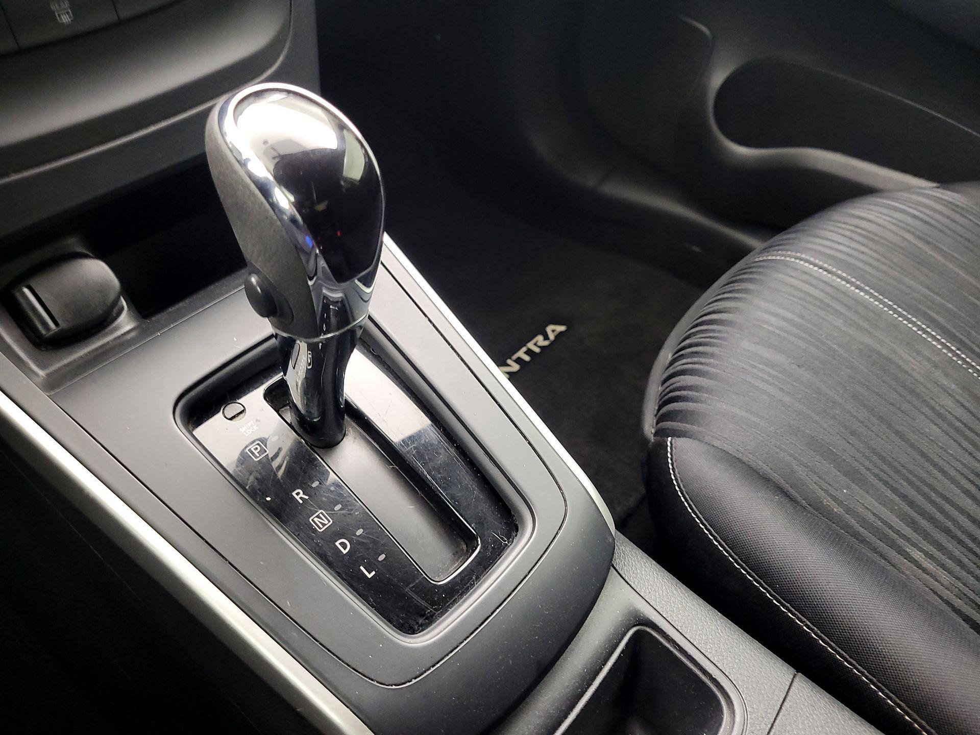 Thumbnail: 2017 Nissan Sentra - 17