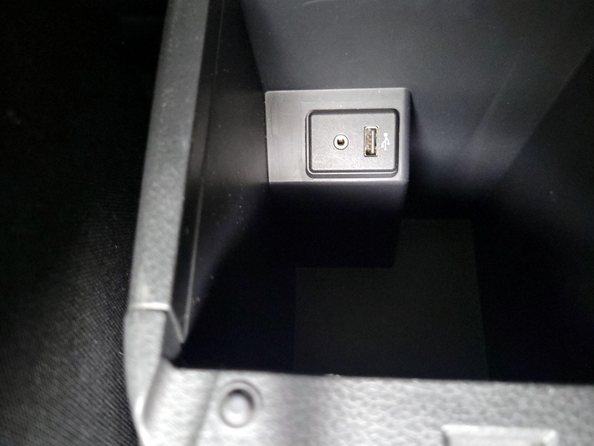 Thumbnail: 2017 Nissan Sentra - 18