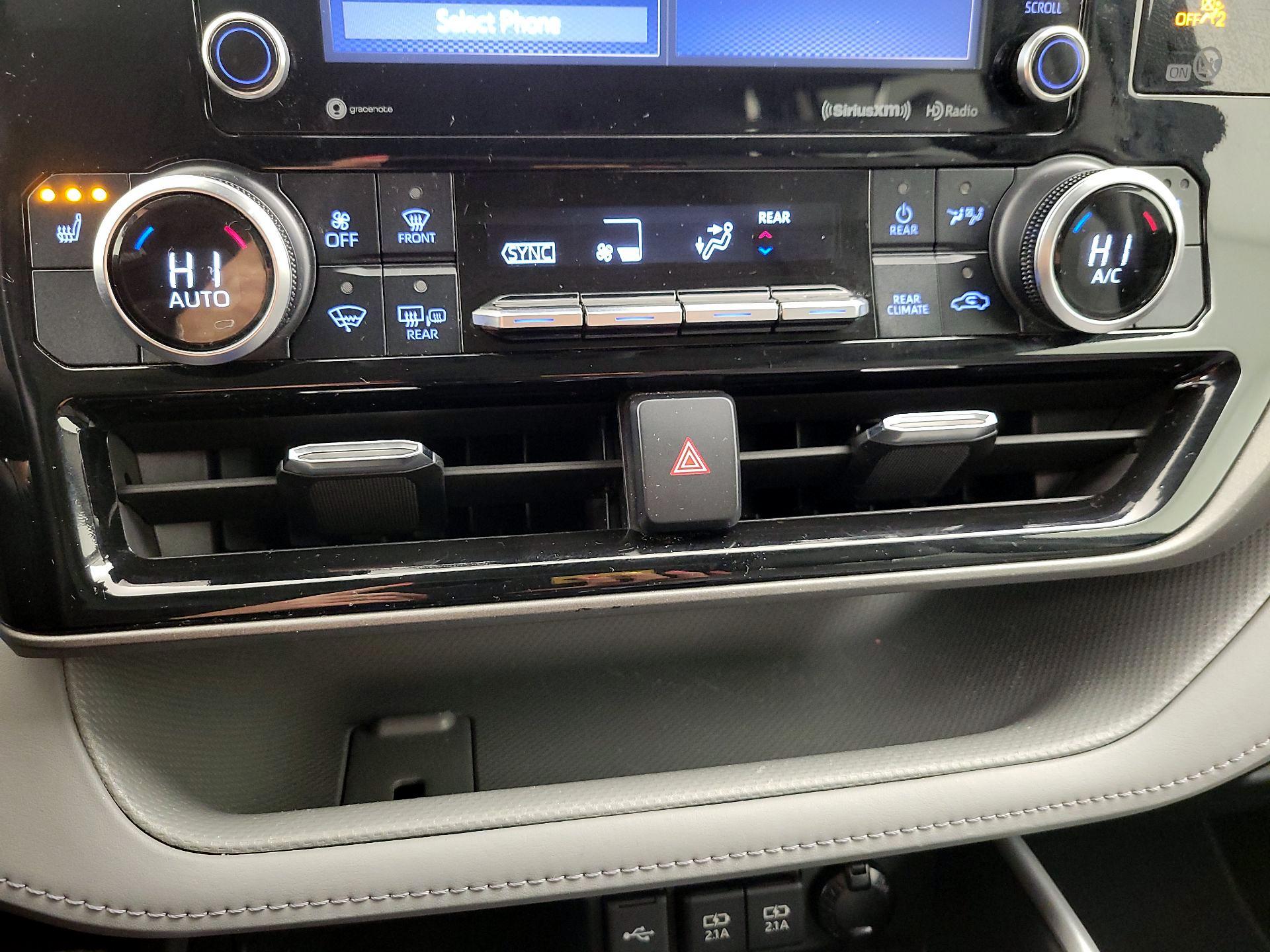 Thumbnail: 2021 Toyota Highlander - 16